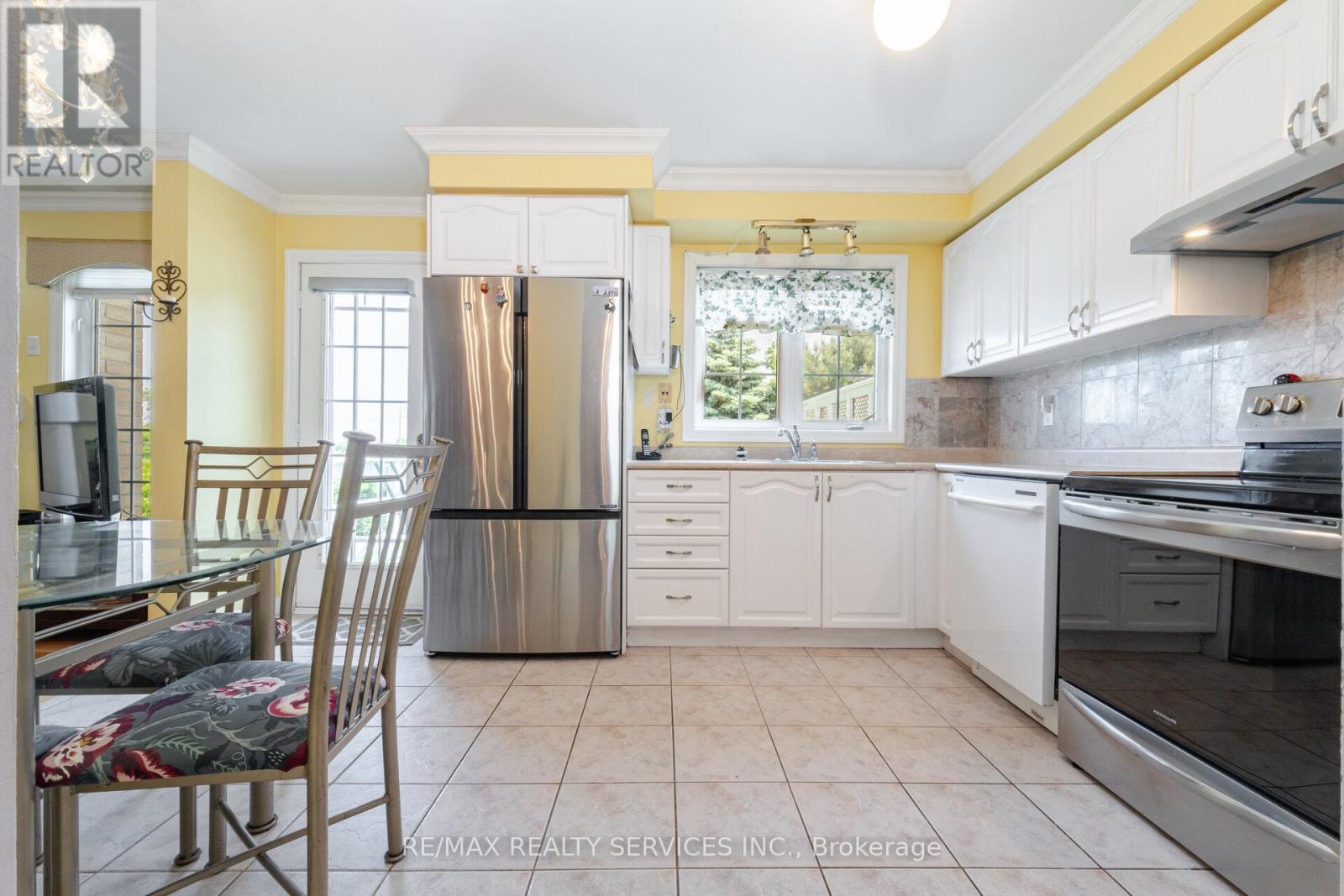18 Sherbo Crescent, Brampton (Fletcher's Meadow), Ontario  L7A 2A1 - Photo 20 - W12220330