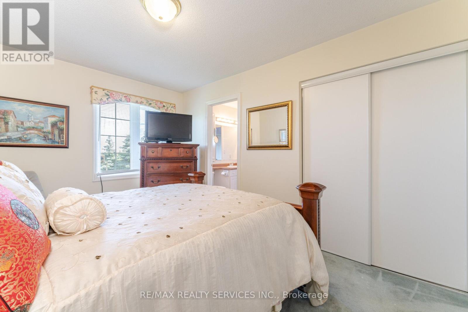 18 Sherbo Crescent, Brampton (Fletcher's Meadow), Ontario  L7A 2A1 - Photo 31 - W12220330