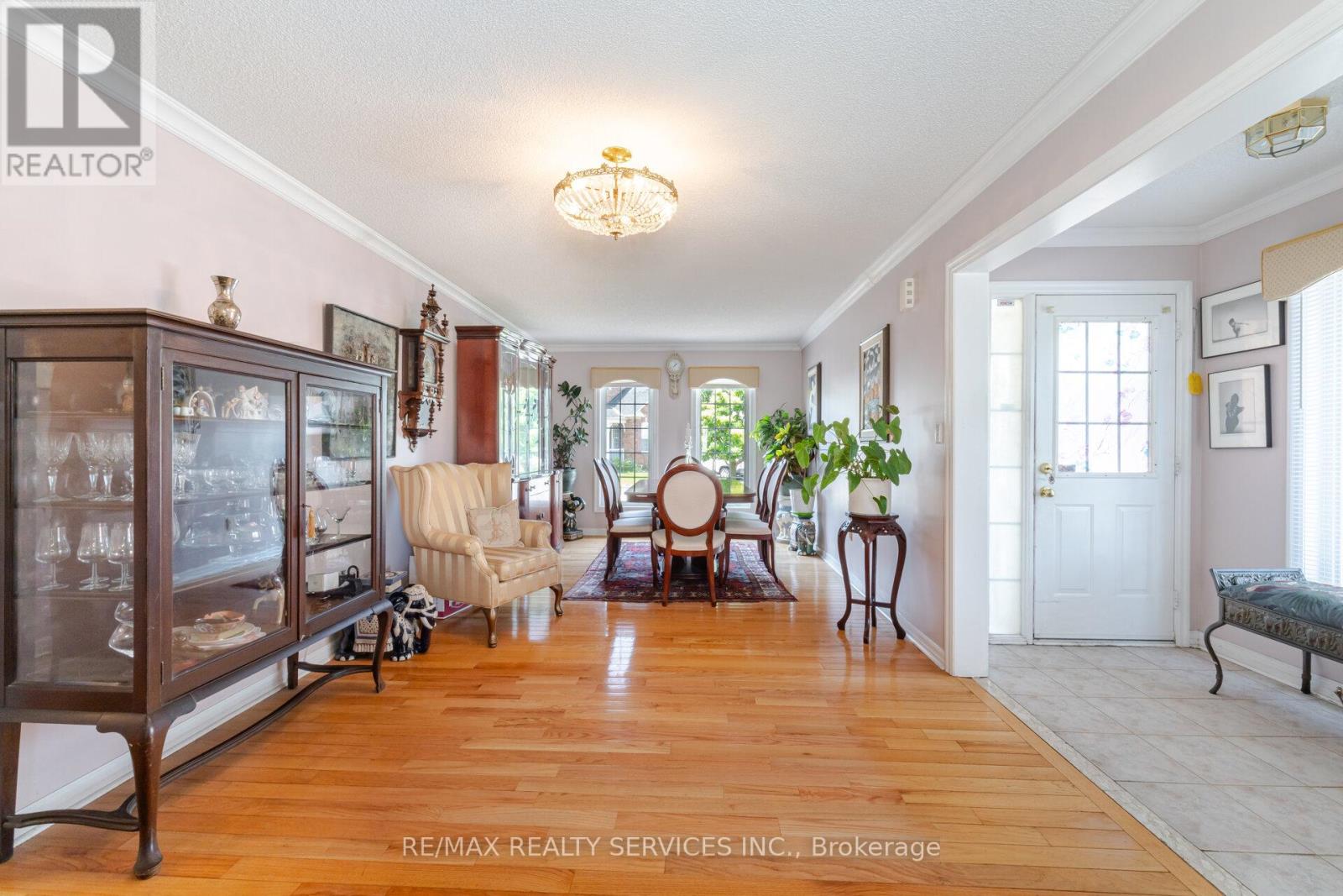 18 Sherbo Crescent, Brampton (Fletcher's Meadow), Ontario  L7A 2A1 - Photo 9 - W12220330