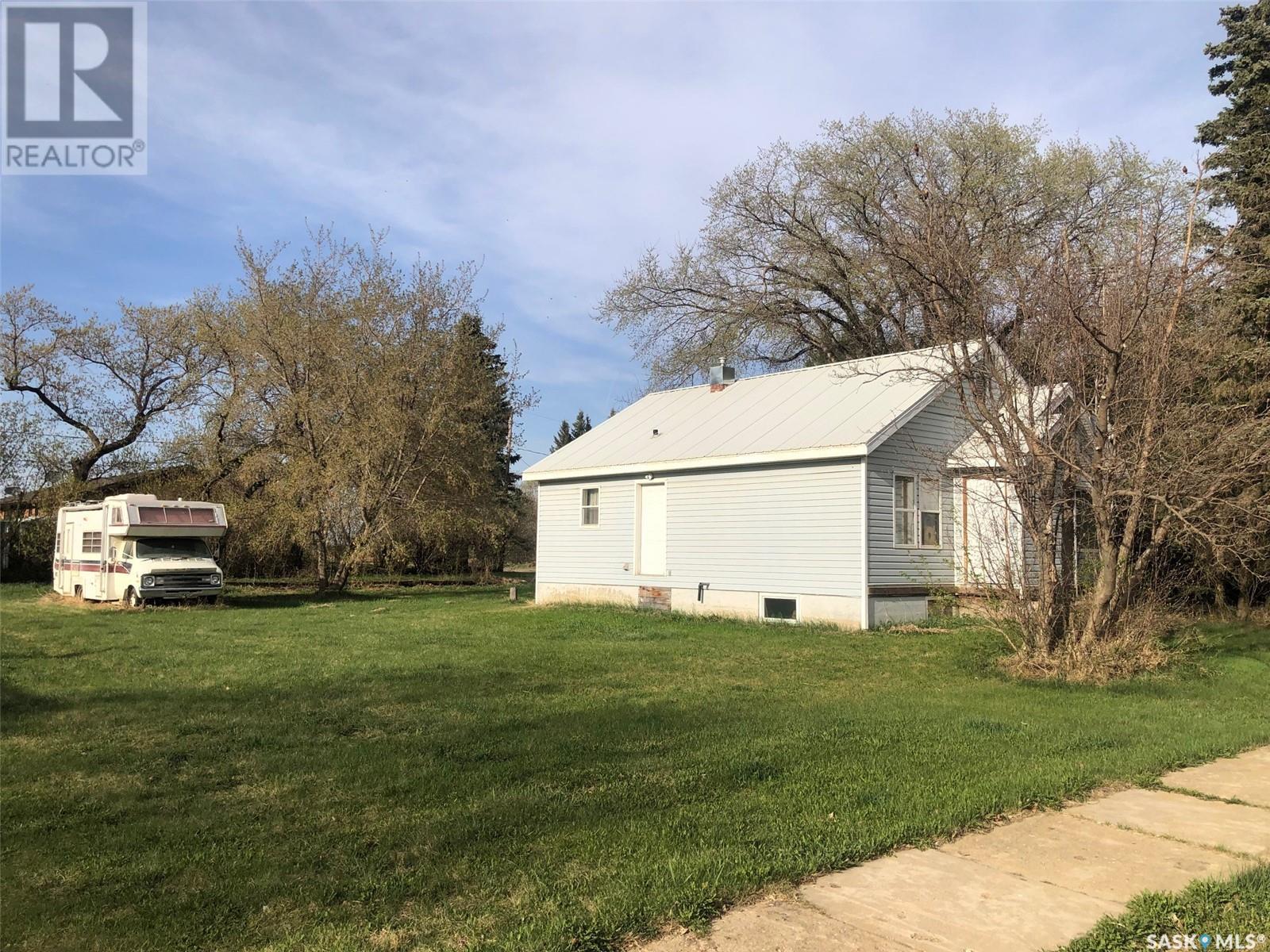 Property at 19 1st AVENUE N image 4