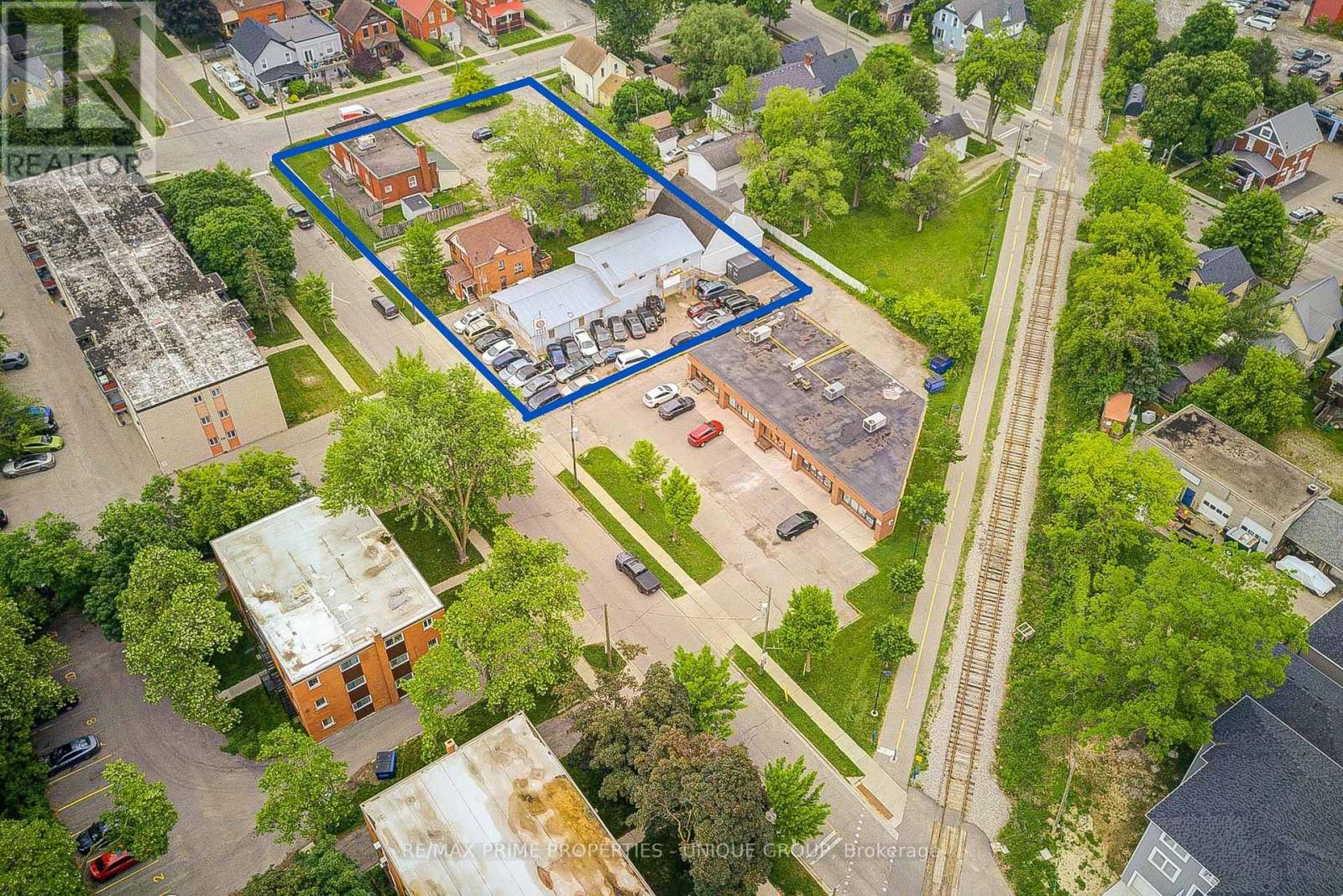 155 Ahrens Street W, Kitchener, Ontario  N2H 4C6 - Photo 13 - X12219974