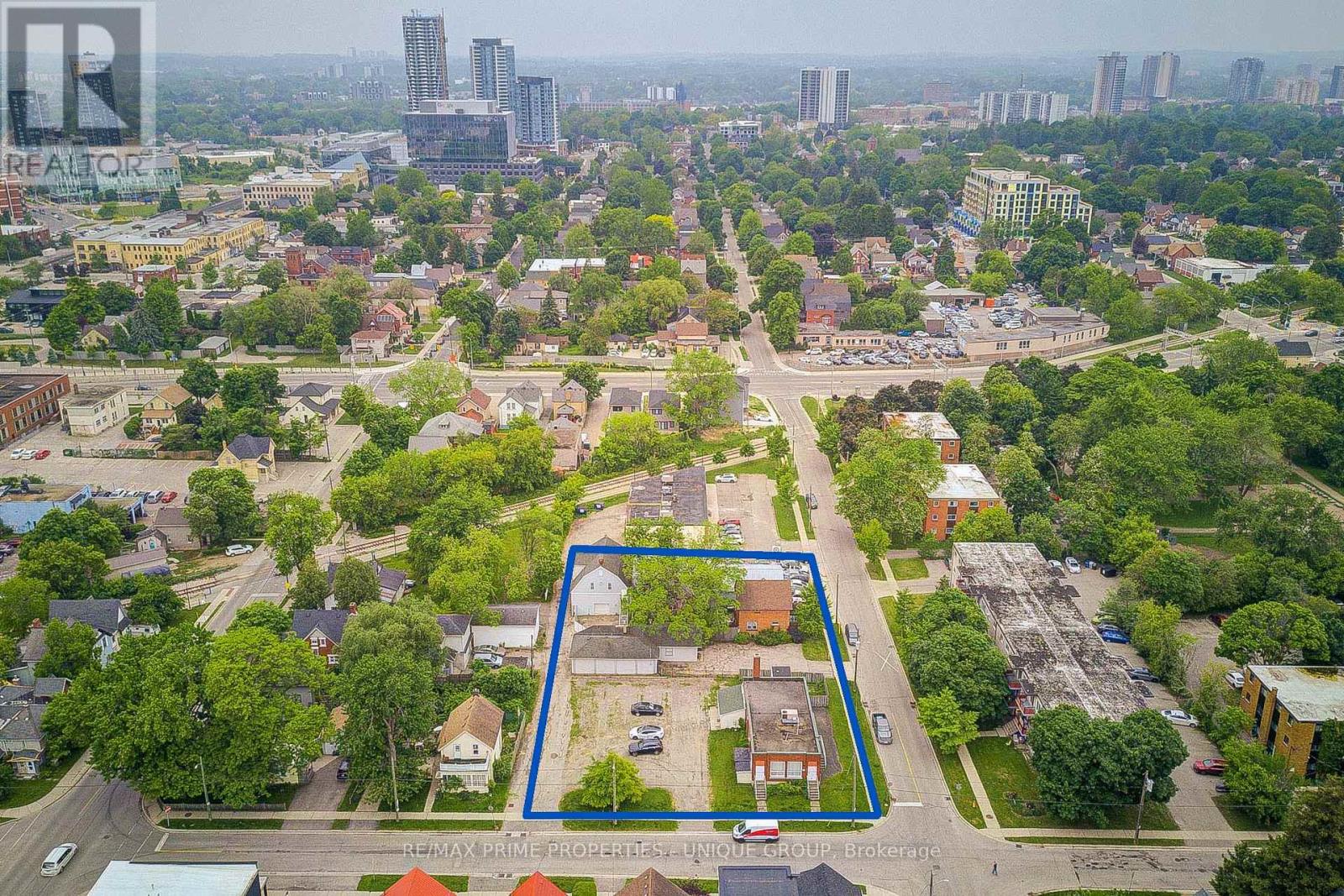 155 Ahrens Street W, Kitchener, Ontario  N2H 4C6 - Photo 7 - X12219974