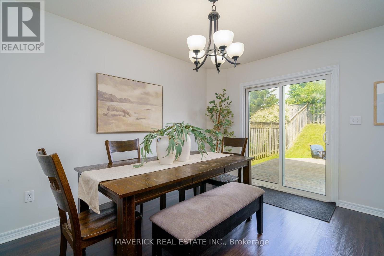 927 Bradshaw Crescent, London North, Ontario  N5X 0B6 - Photo 11 - X12213332