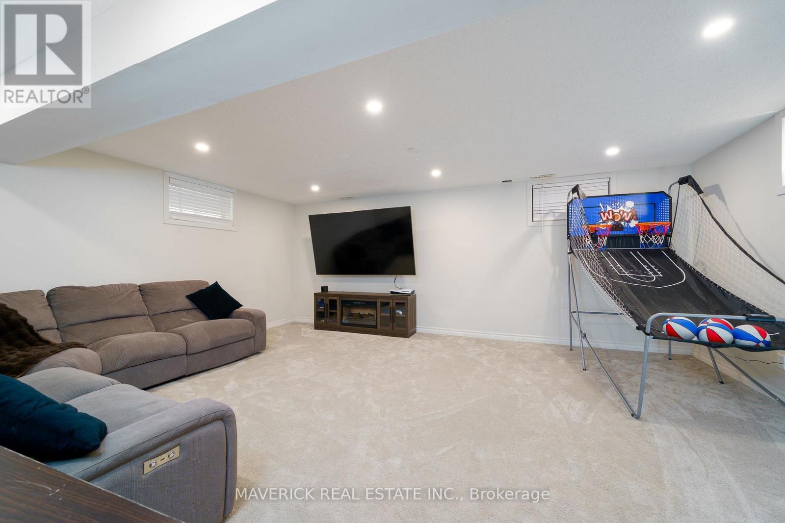 927 Bradshaw Crescent, London North, Ontario  N5X 0B6 - Photo 23 - X12213332
