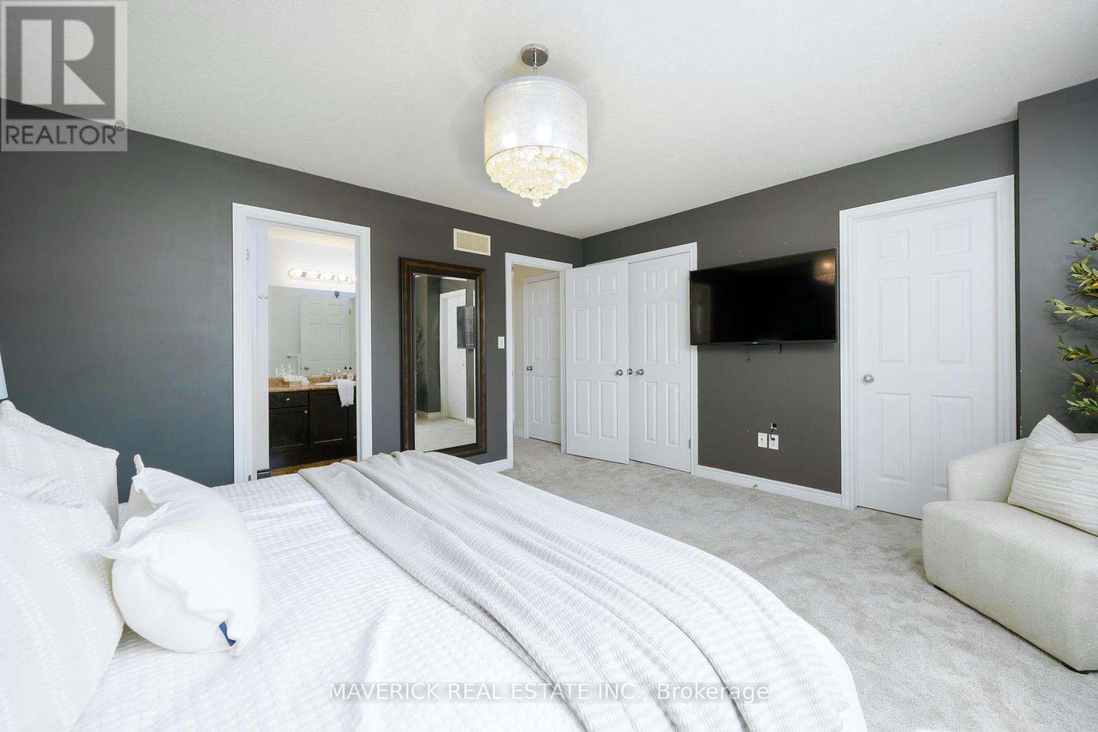 927 Bradshaw Crescent, London North, Ontario  N5X 0B6 - Photo 15 - X12213332