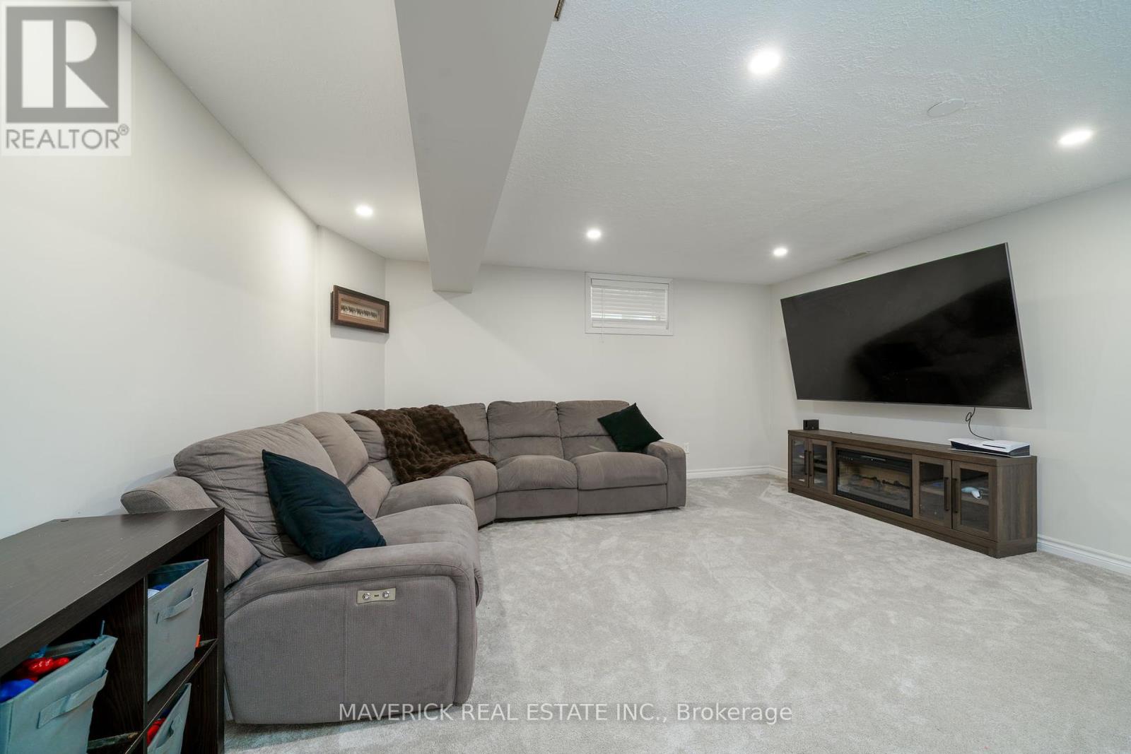 927 Bradshaw Crescent, London North, Ontario  N5X 0B6 - Photo 22 - X12213332