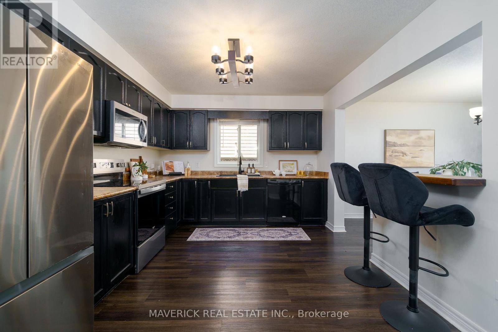 927 Bradshaw Crescent, London North, Ontario  N5X 0B6 - Photo 8 - X12213332