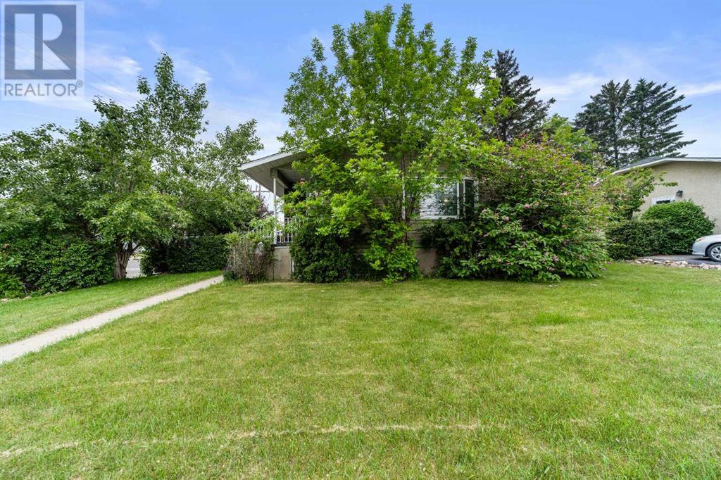 Property at 681 12 Avenue image 2