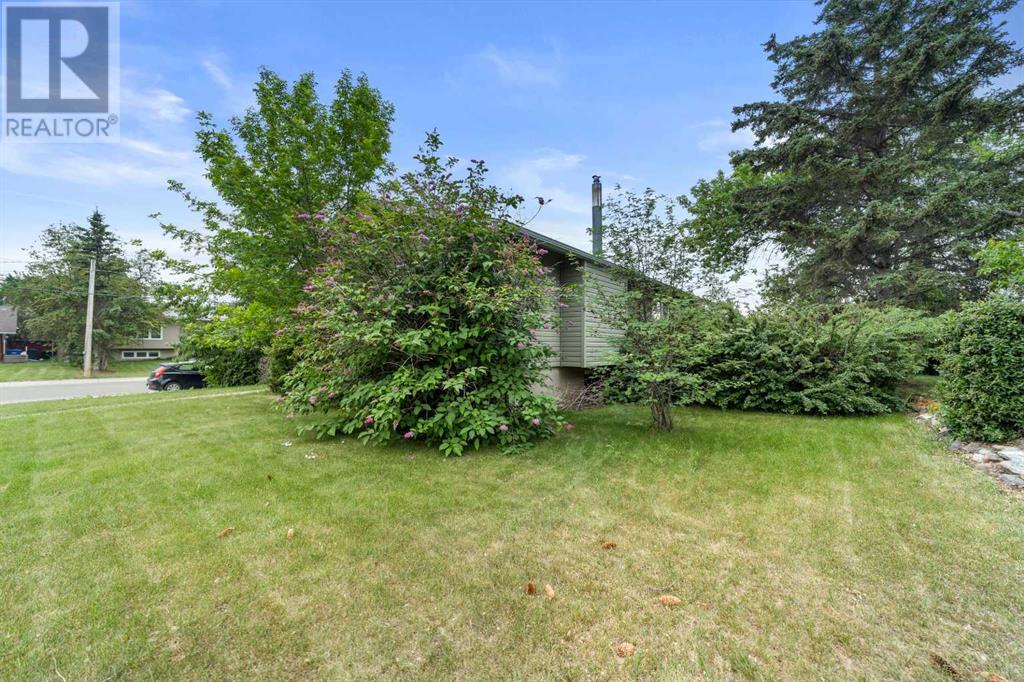 Property at 681 12 Avenue image 3