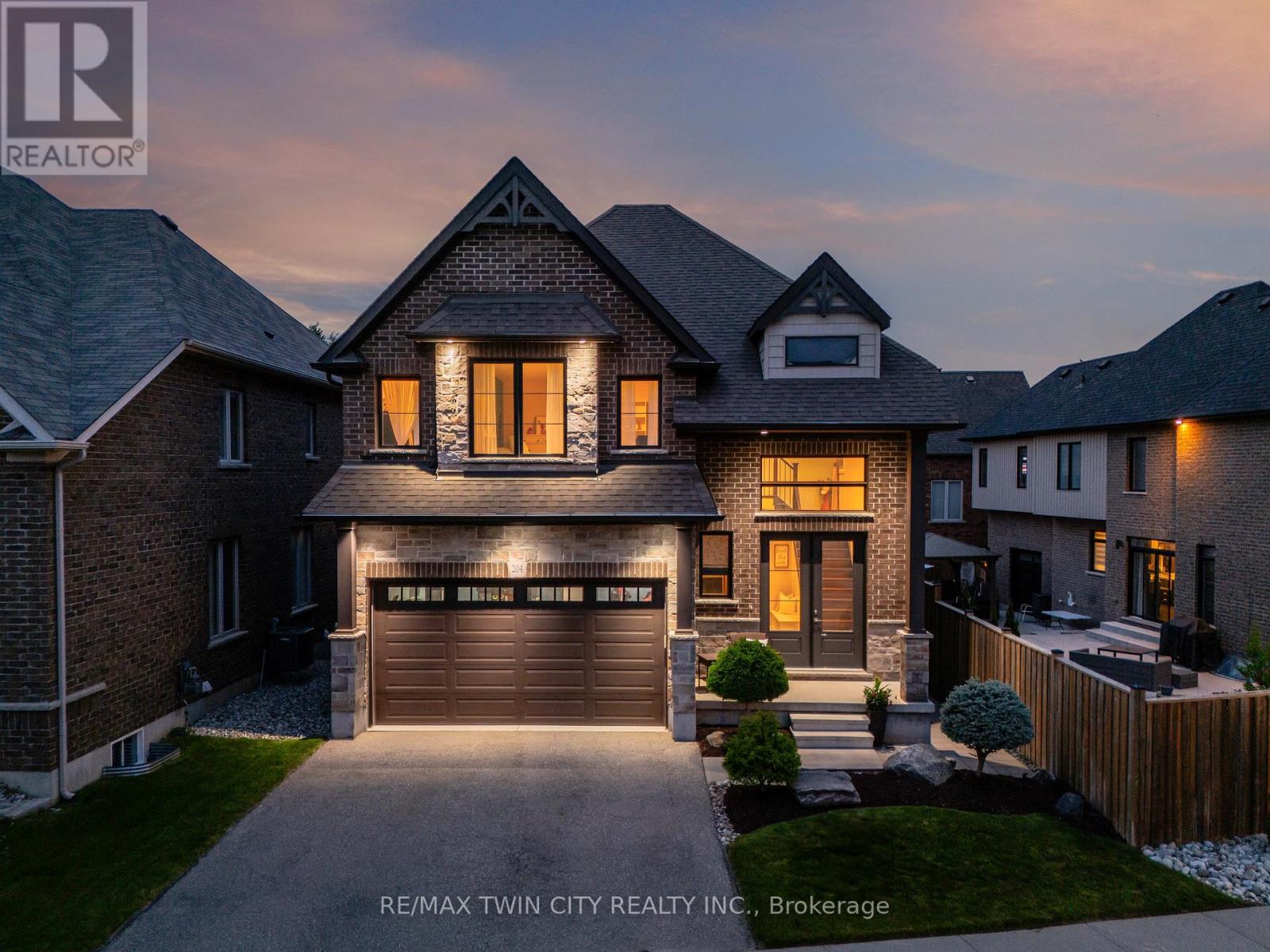 204 EVENS POND CRESCENT, Kitchener, Ontario