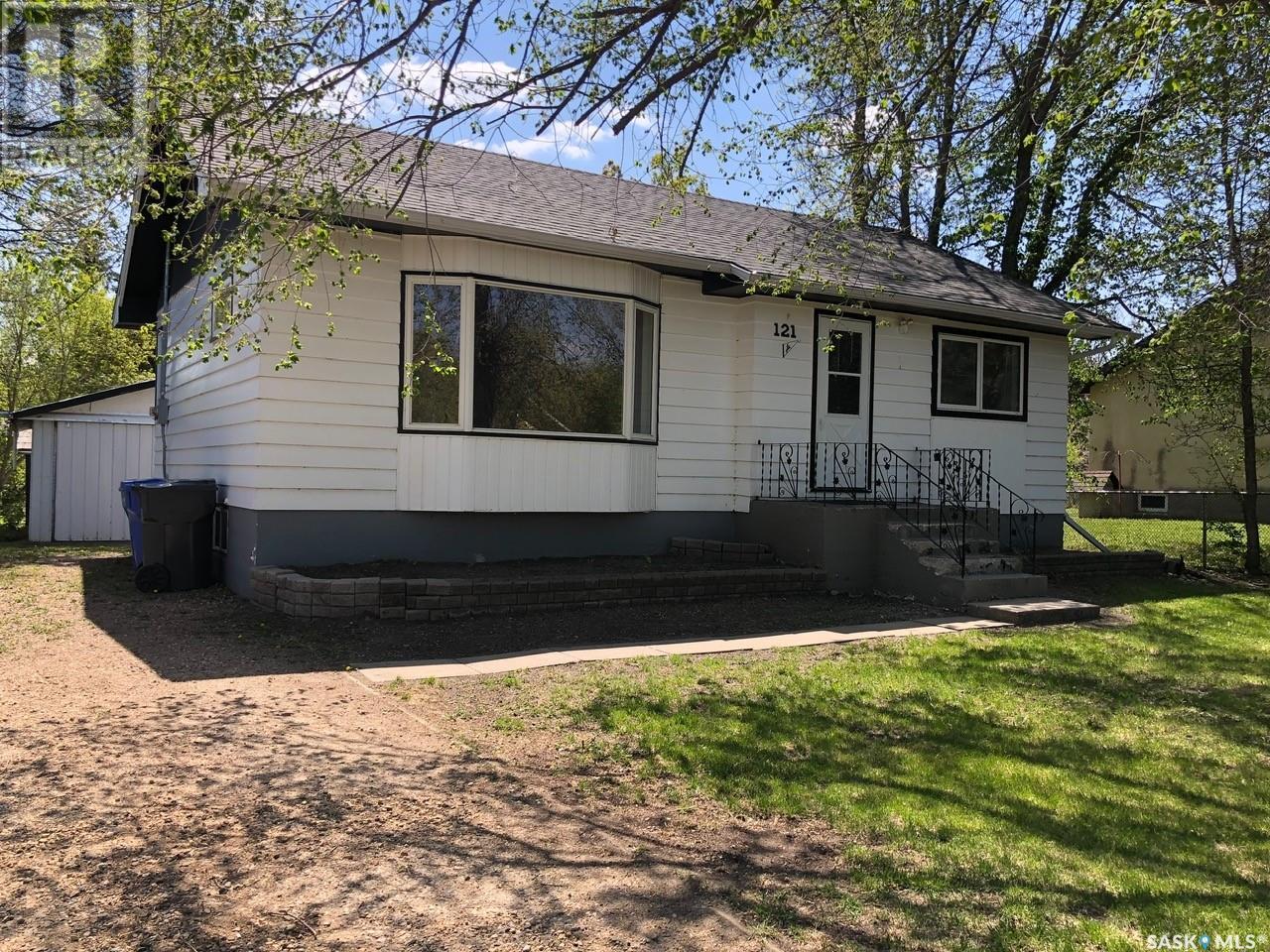 121 Charter AVENUE, Canora, Saskatchewan