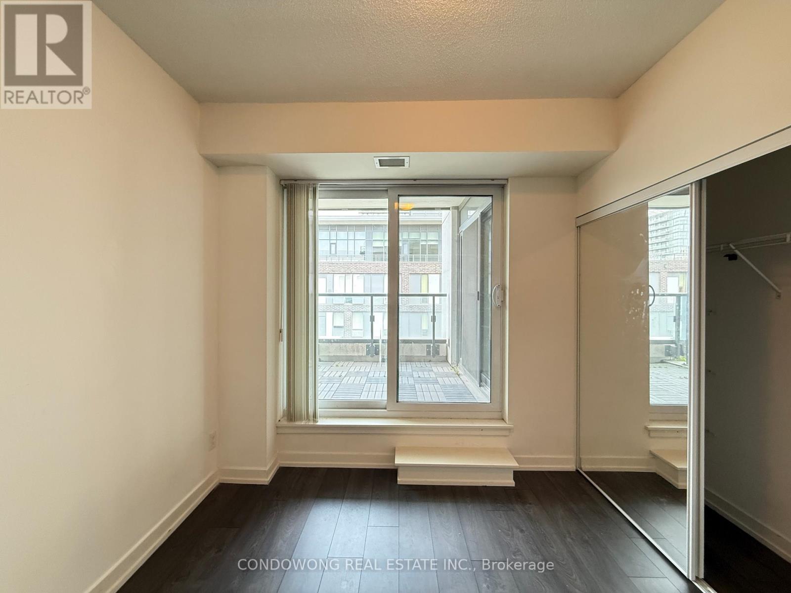 809 - 200 Sackville Street, Toronto, Ontario  M5A 0C4 - Photo 5 - C12204734