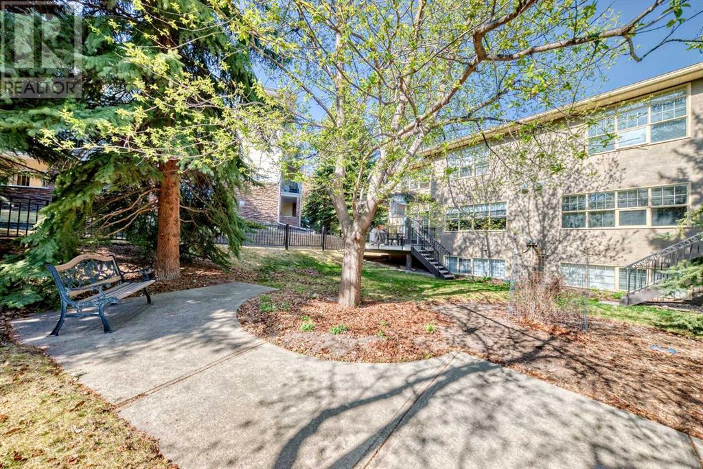 Property at 2031 Palermo Way SW image 3