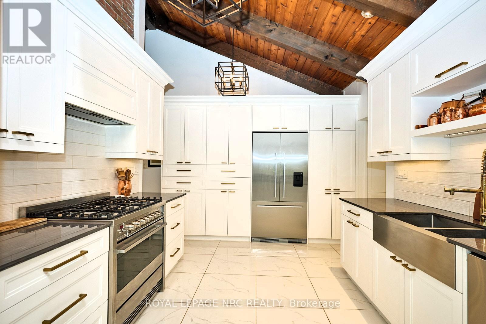 2834 Mcsherry Lane, Pelham (Fonthill), Ontario  L0S 1E6 - Photo 24 - X12217614