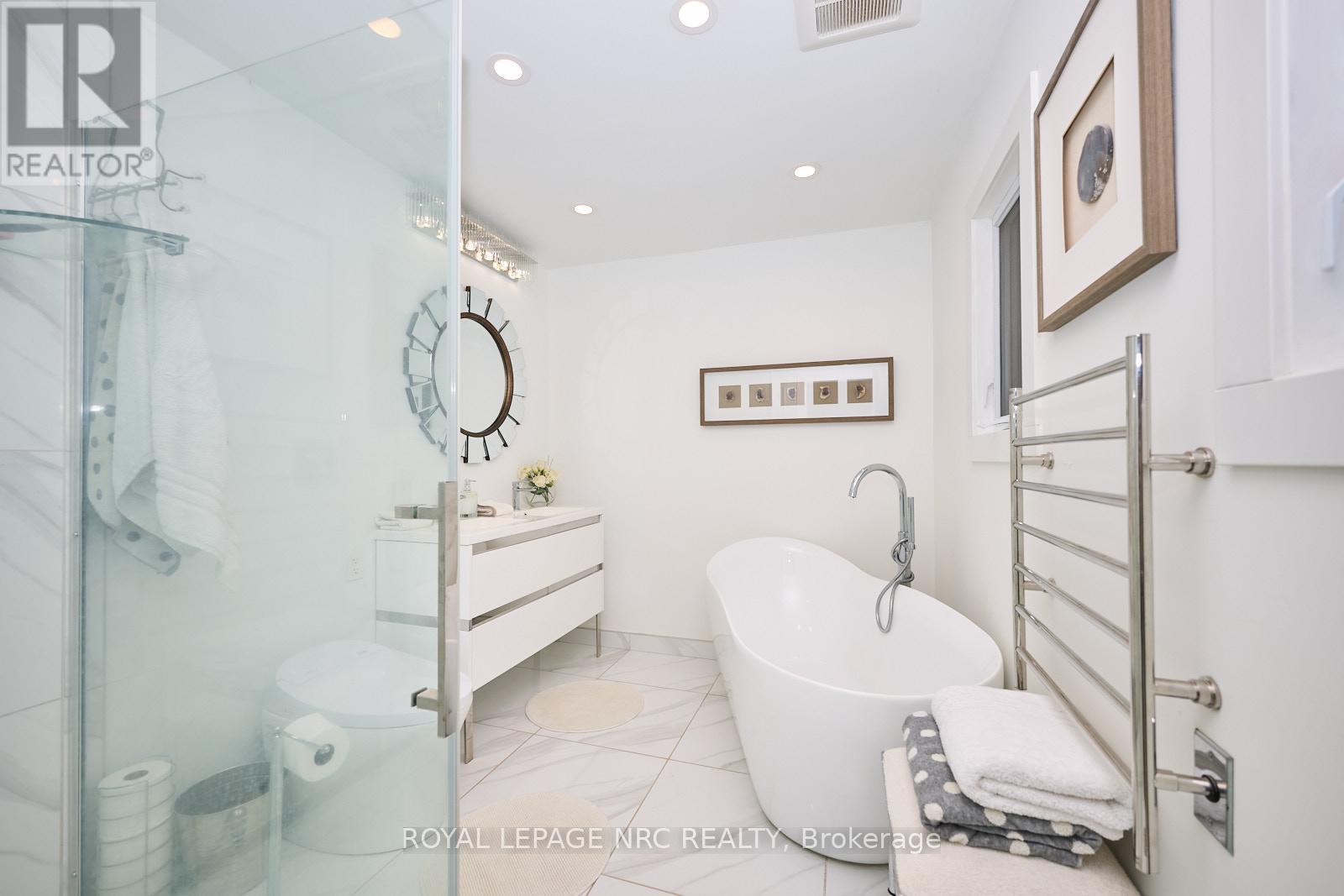 2834 Mcsherry Lane, Pelham (Fonthill), Ontario  L0S 1E6 - Photo 39 - X12217614