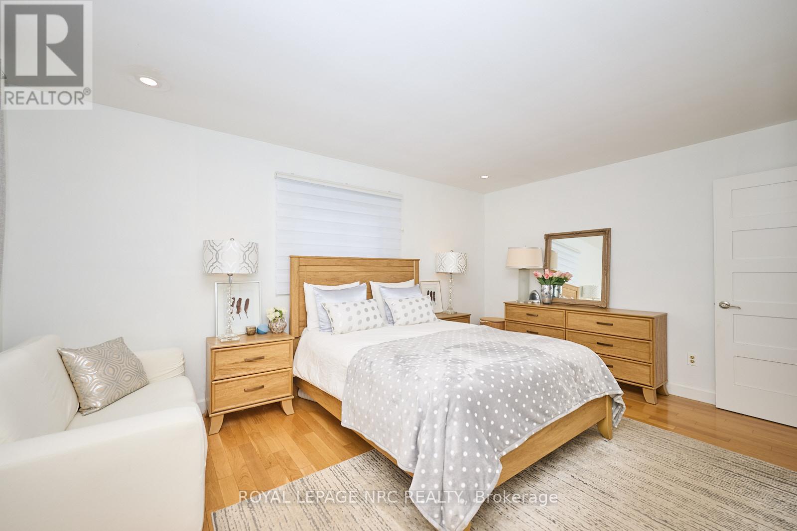 2834 Mcsherry Lane, Pelham (Fonthill), Ontario  L0S 1E6 - Photo 37 - X12217614