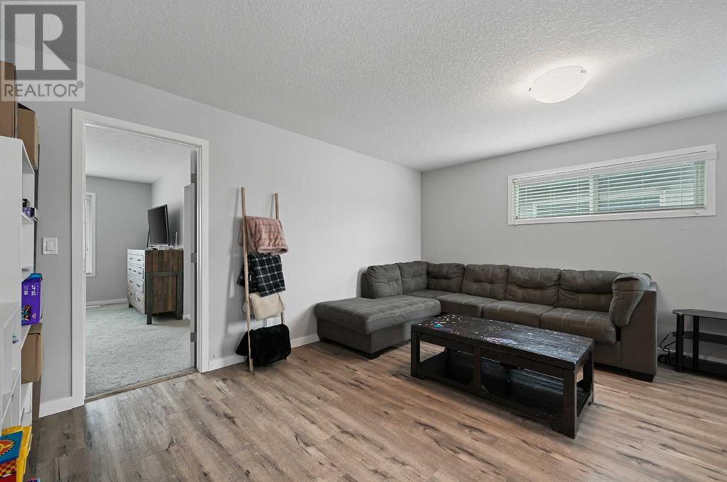 Property at 55 Walgrove Link SE image 3