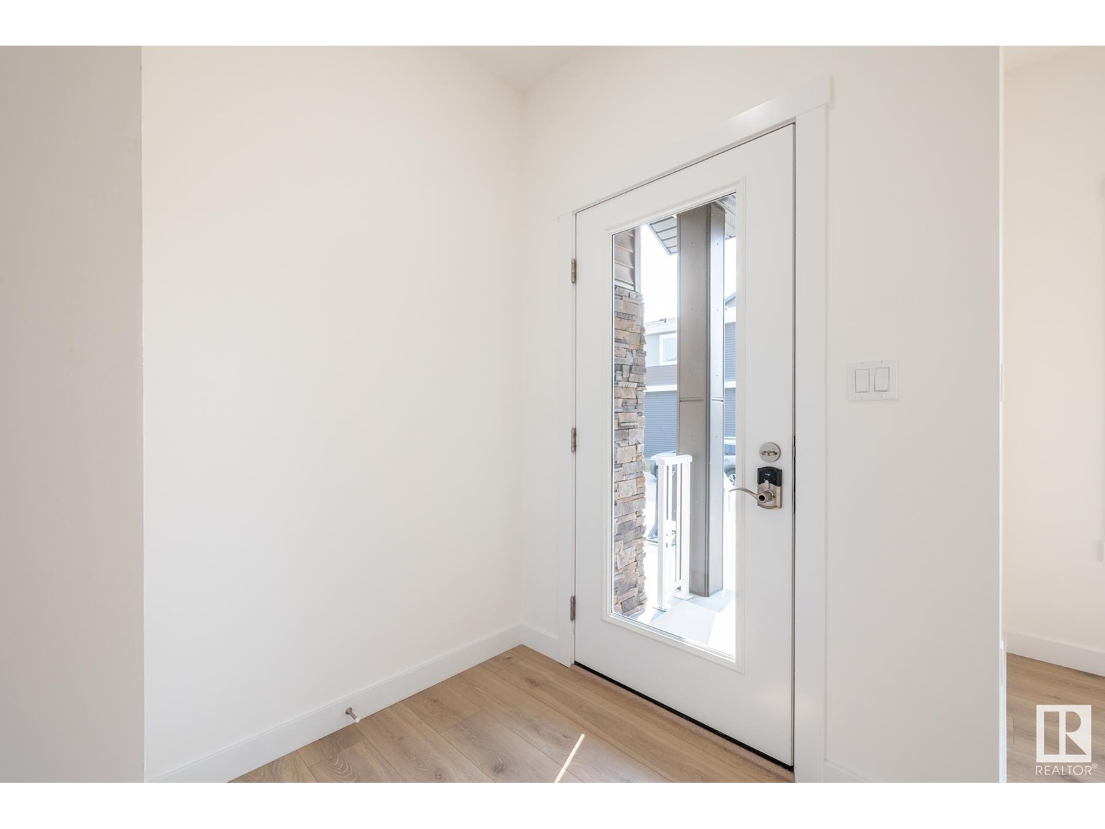 Property at 4705 HAWTHORN LN SW image 3