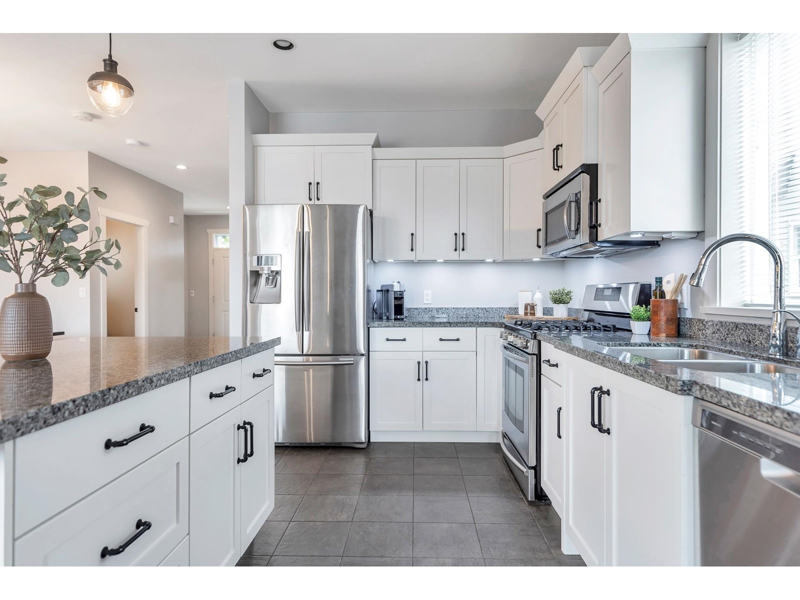 21169 79a Avenue, Langley, British Columbia  V2Y 0H3 - Photo 8 - R3015196