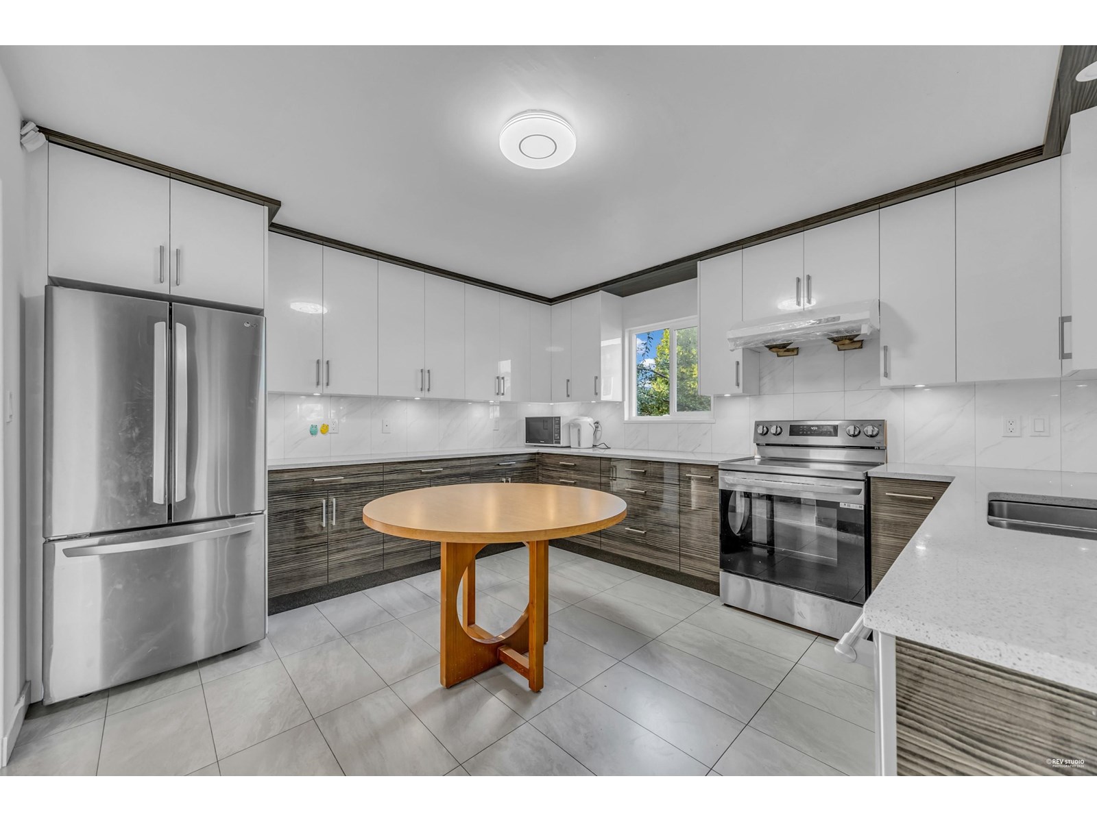9942 SEMIAHMOO ROAD, Surrey, British Columbia