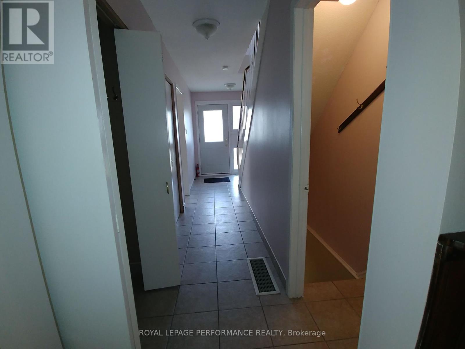 63 - 2063 Jasmine Crescent, Ottawa, Ontario  K1J 7W2 - Photo 8 - X12220428