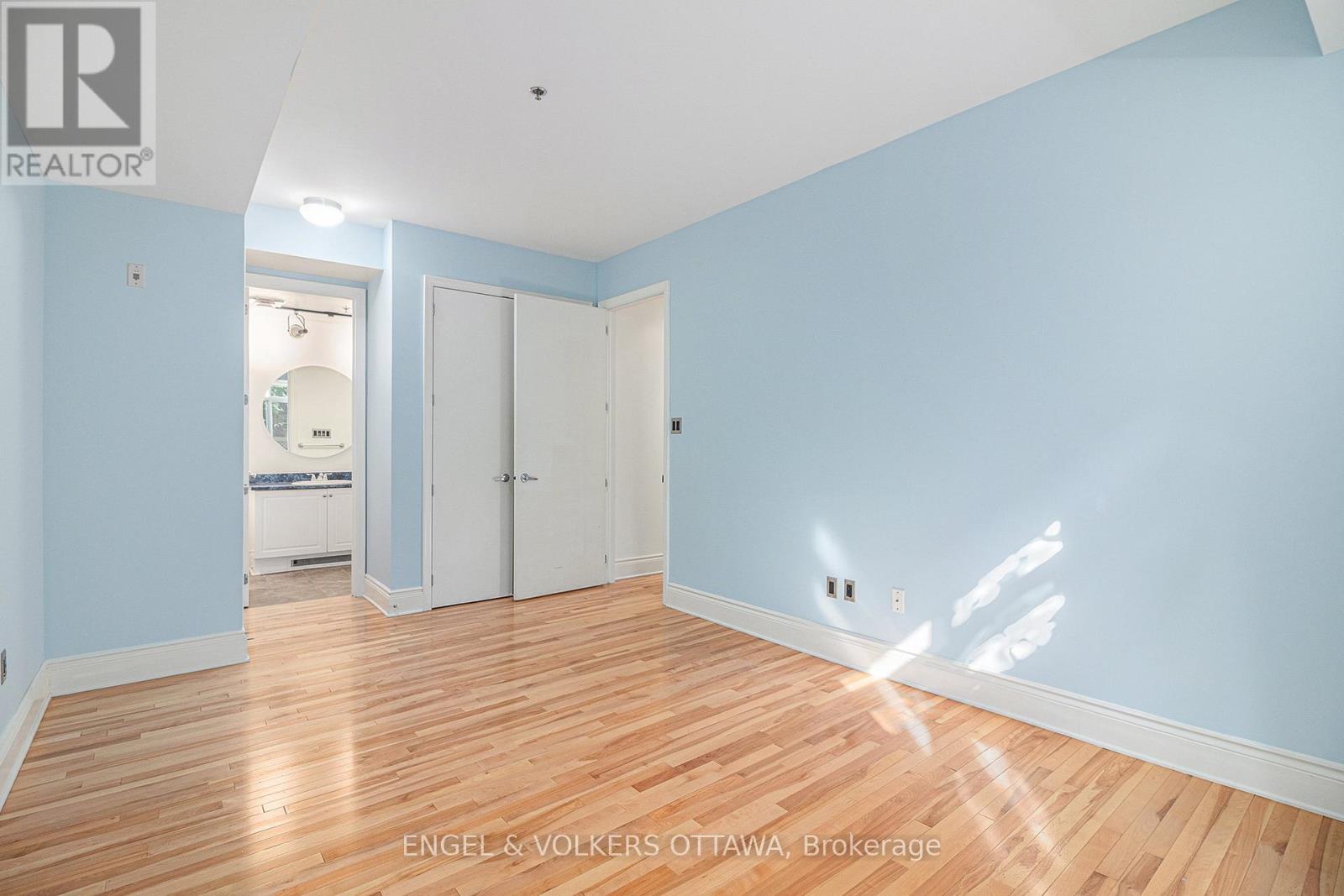 104 - 400 Mcleod Street, Ottawa, Ontario  K2P 1A6 - Photo 11 - X12220447