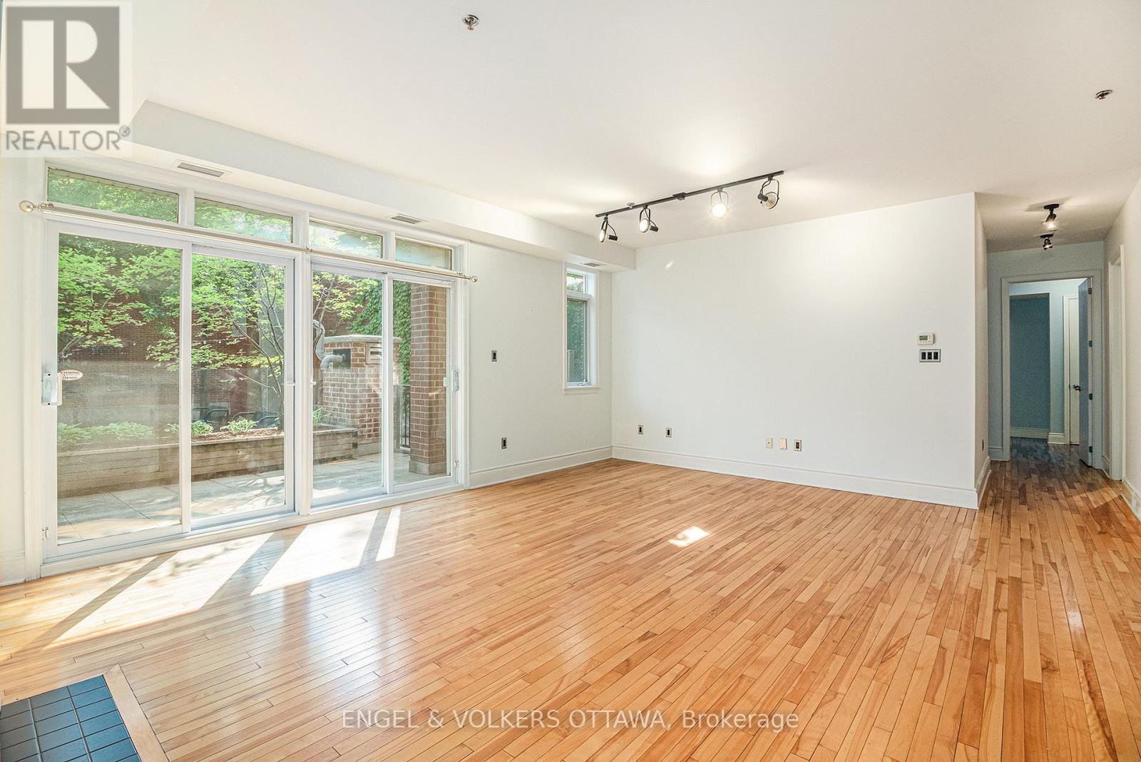 Property at 104 - 400 MCLEOD STREET image 5