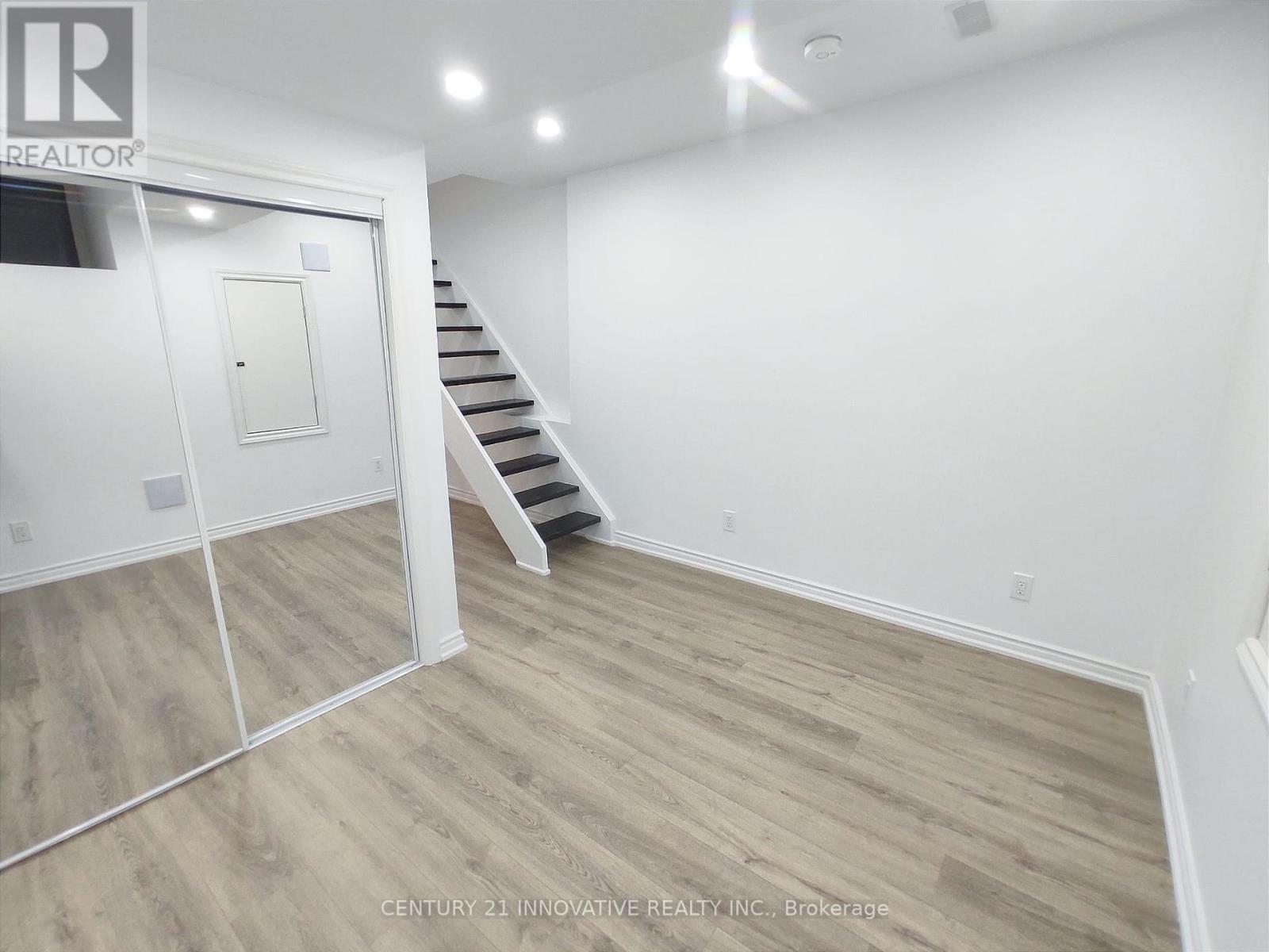 613 Dufferin Street, Toronto, Ontario  M6K 2B1 - Photo 11 - C12220343