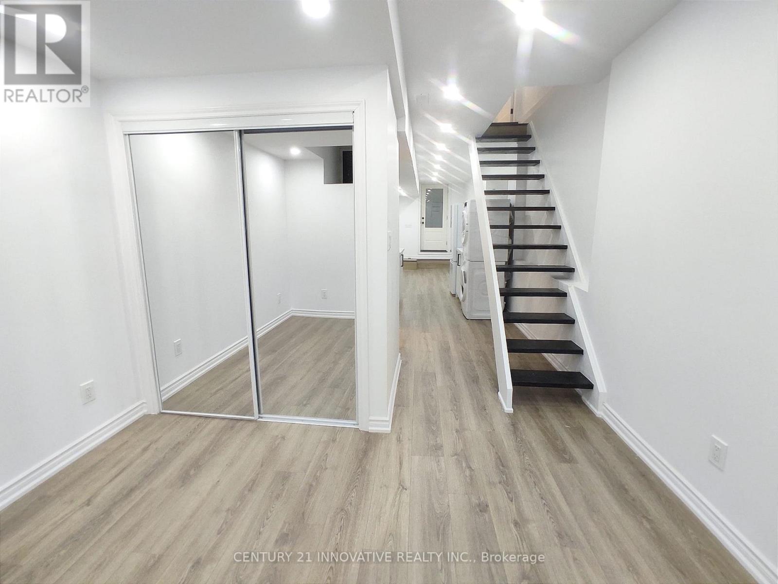 613 Dufferin Street, Toronto, Ontario  M6K 2B1 - Photo 12 - C12220343