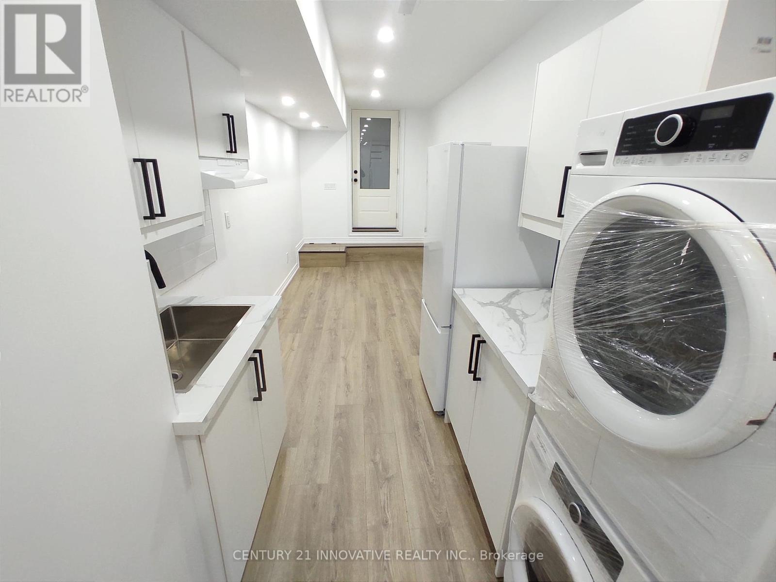 613 Dufferin Street, Toronto, Ontario  M6K 2B1 - Photo 16 - C12220343