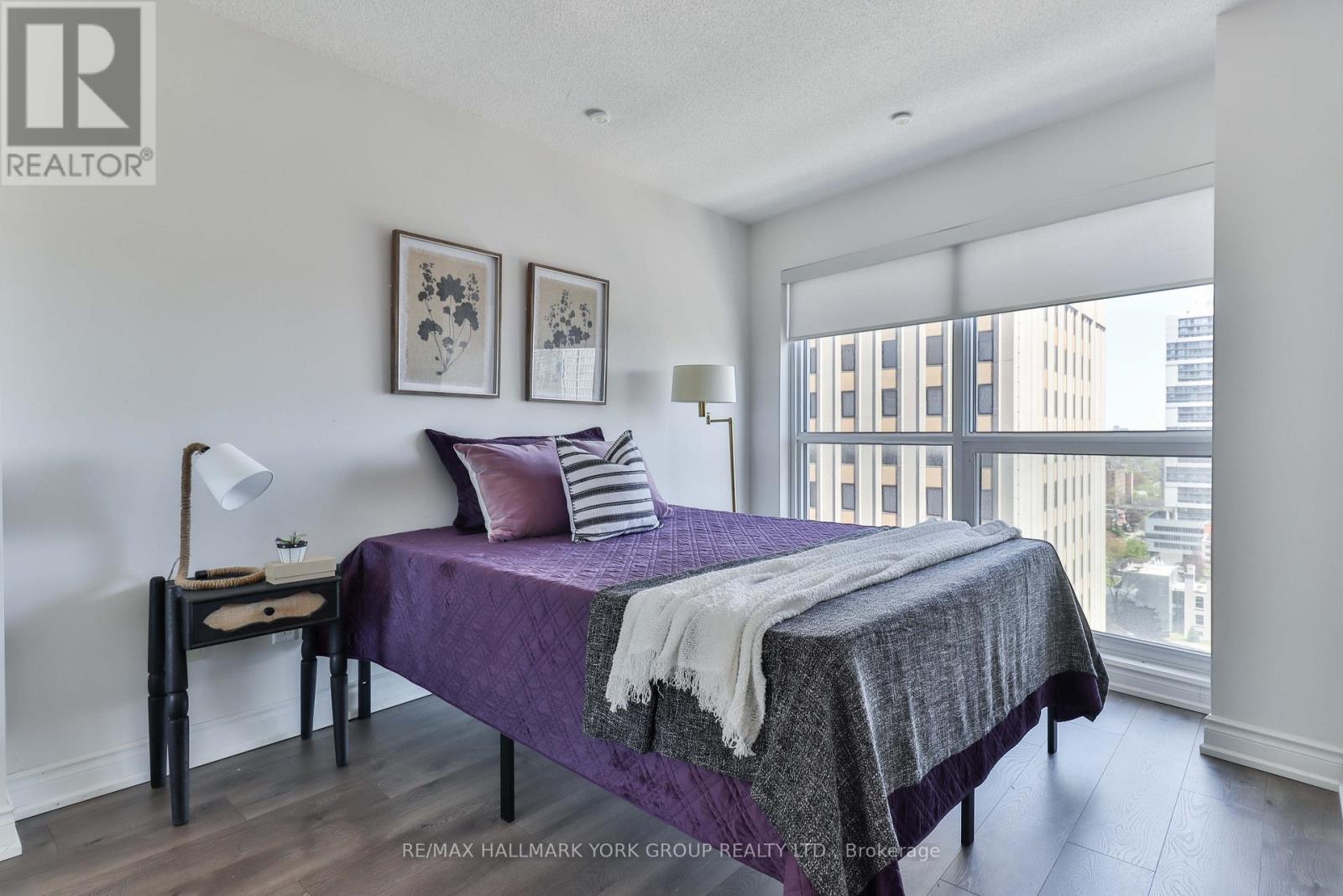 1607 - 386 Yonge Street, Toronto (Bay Street Corridor), Ontario  M5B 0A5 - Photo 17 - C12220421