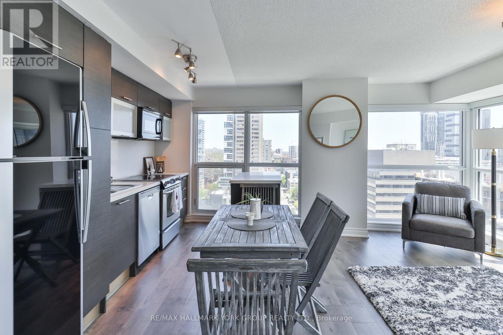 1607 - 386 Yonge Street, Toronto (Bay Street Corridor), Ontario  M5B 0A5 - Photo 4 - C12220421