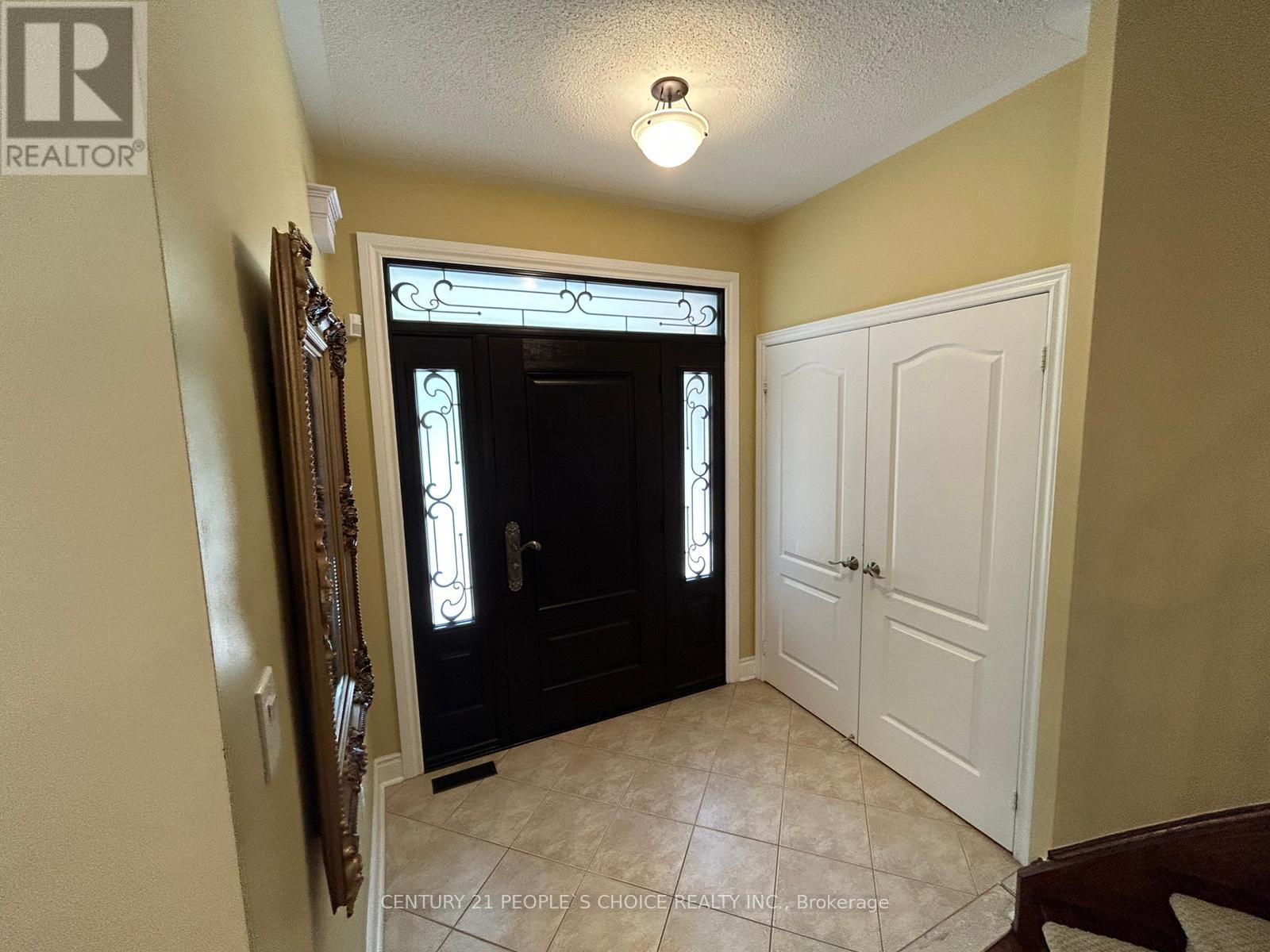 Property at 128 MOUNT ROYAL CIRCLE image 3