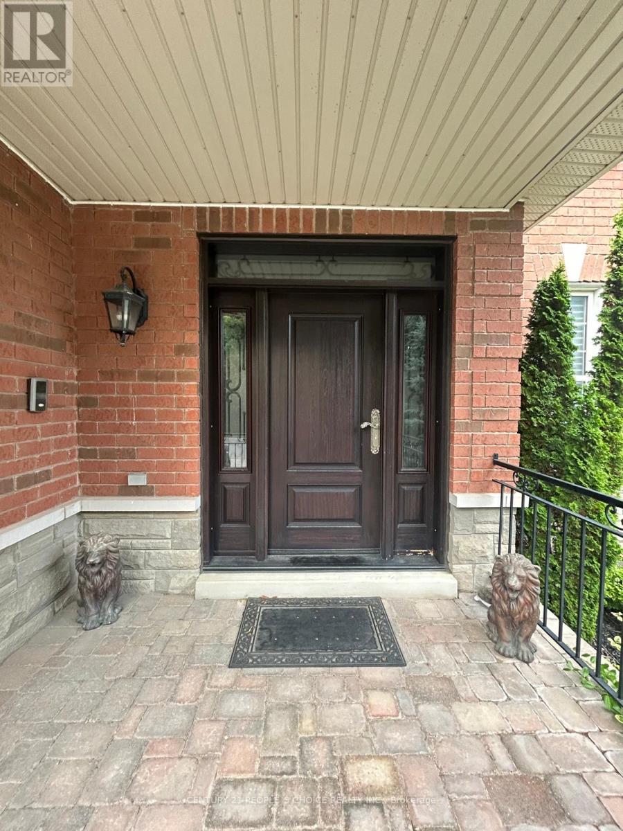 Property at 128 MOUNT ROYAL CIRCLE image 2