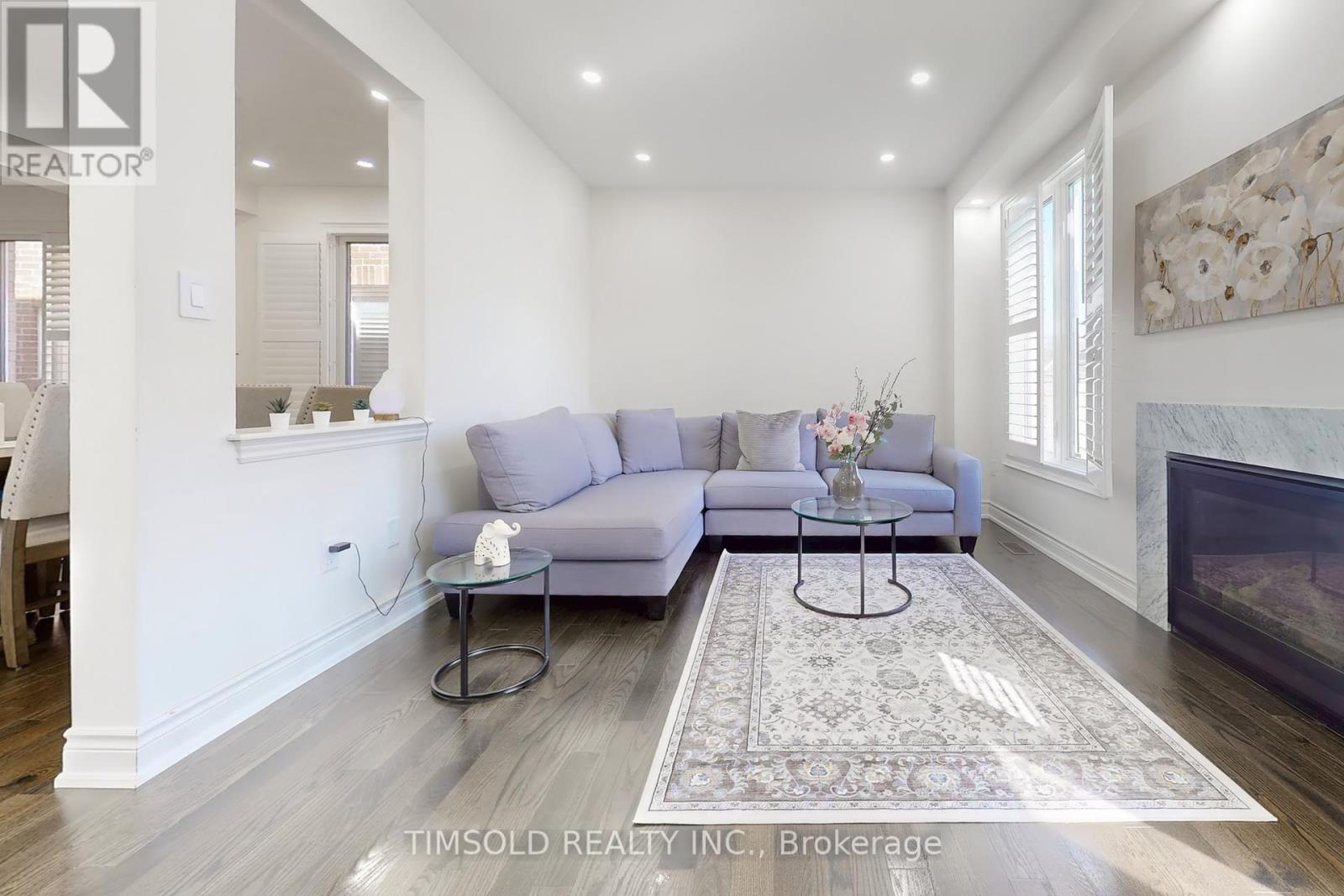 807 Langford Boulevard, Bradford West Gwillimbury, Ontario  L3Z 0K2 - Photo 10 - N12220348