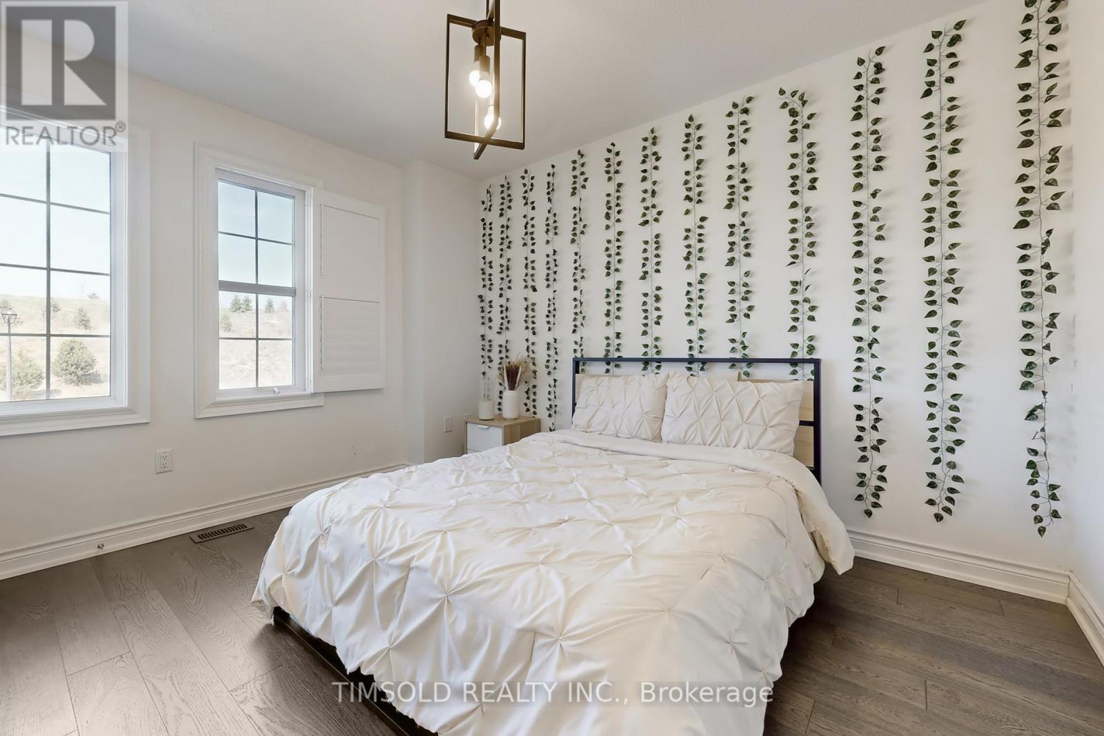 807 Langford Boulevard, Bradford West Gwillimbury, Ontario  L3Z 0K2 - Photo 19 - N12220348