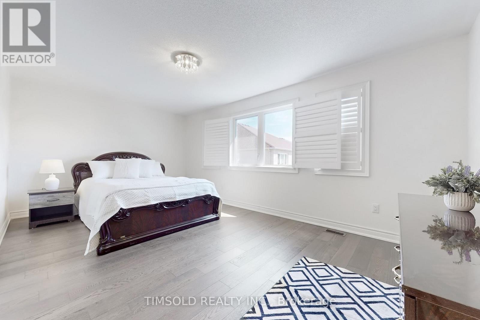 807 Langford Boulevard, Bradford West Gwillimbury, Ontario  L3Z 0K2 - Photo 22 - N12220348