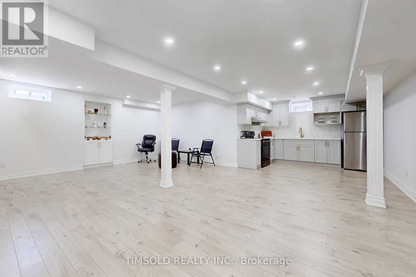 807 Langford Boulevard, Bradford West Gwillimbury, Ontario  L3Z 0K2 - Photo 26 - N12220348