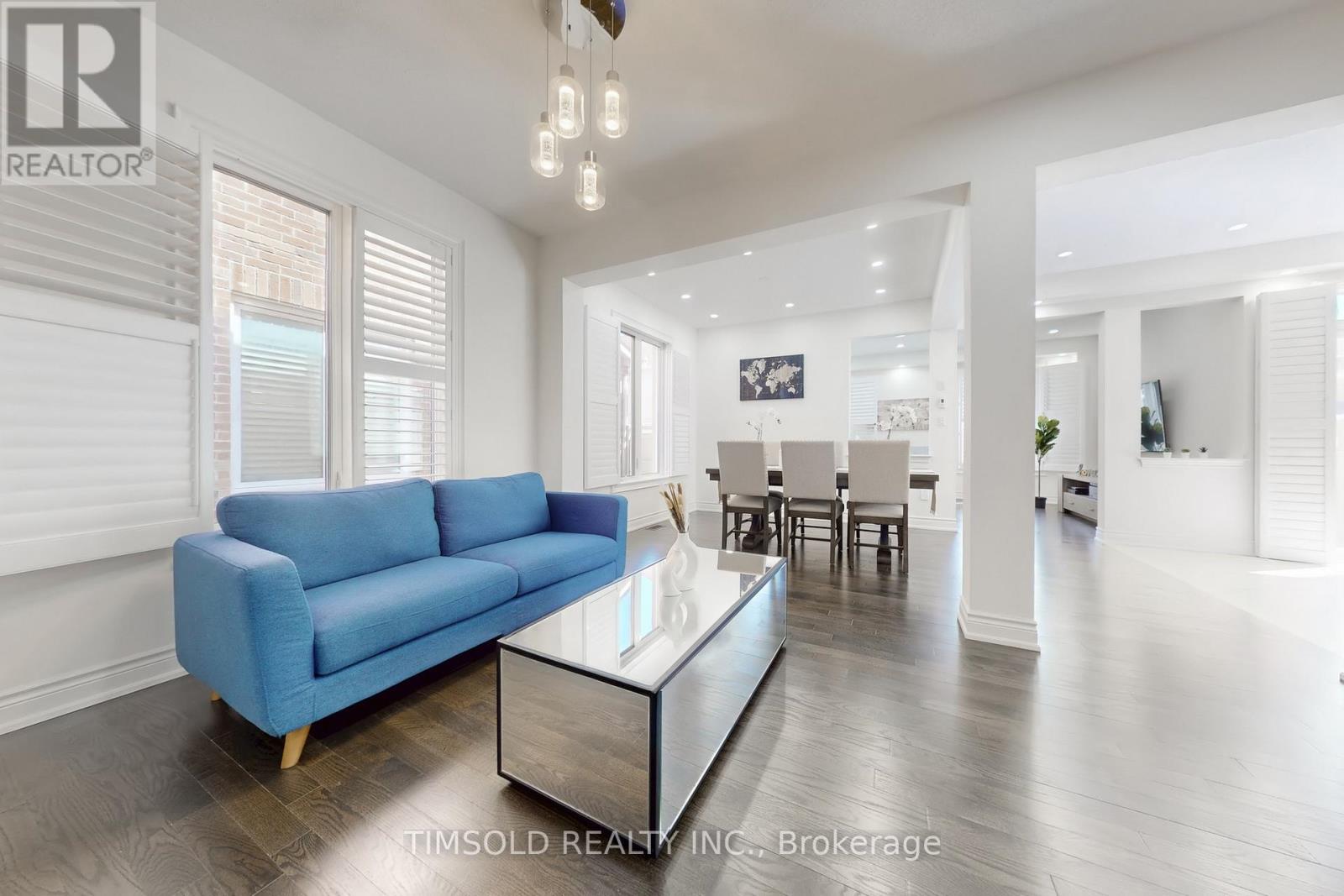 807 Langford Boulevard, Bradford West Gwillimbury, Ontario  L3Z 0K2 - Photo 8 - N12220348