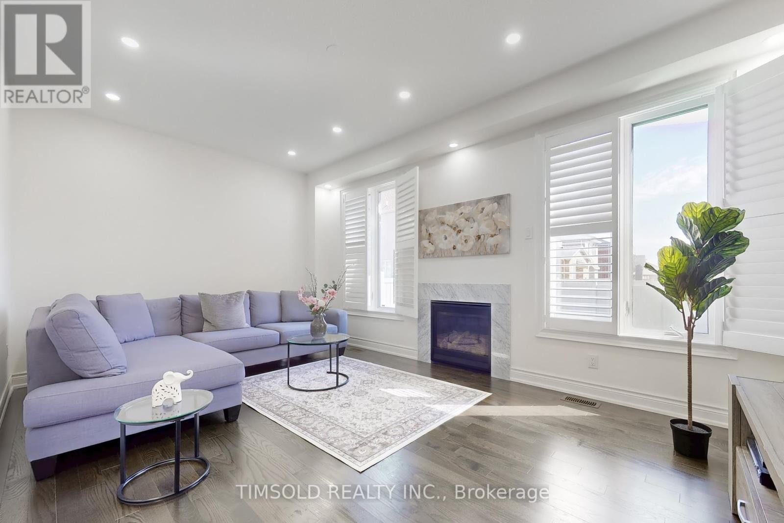 807 Langford Boulevard, Bradford West Gwillimbury, Ontario  L3Z 0K2 - Photo 9 - N12220348