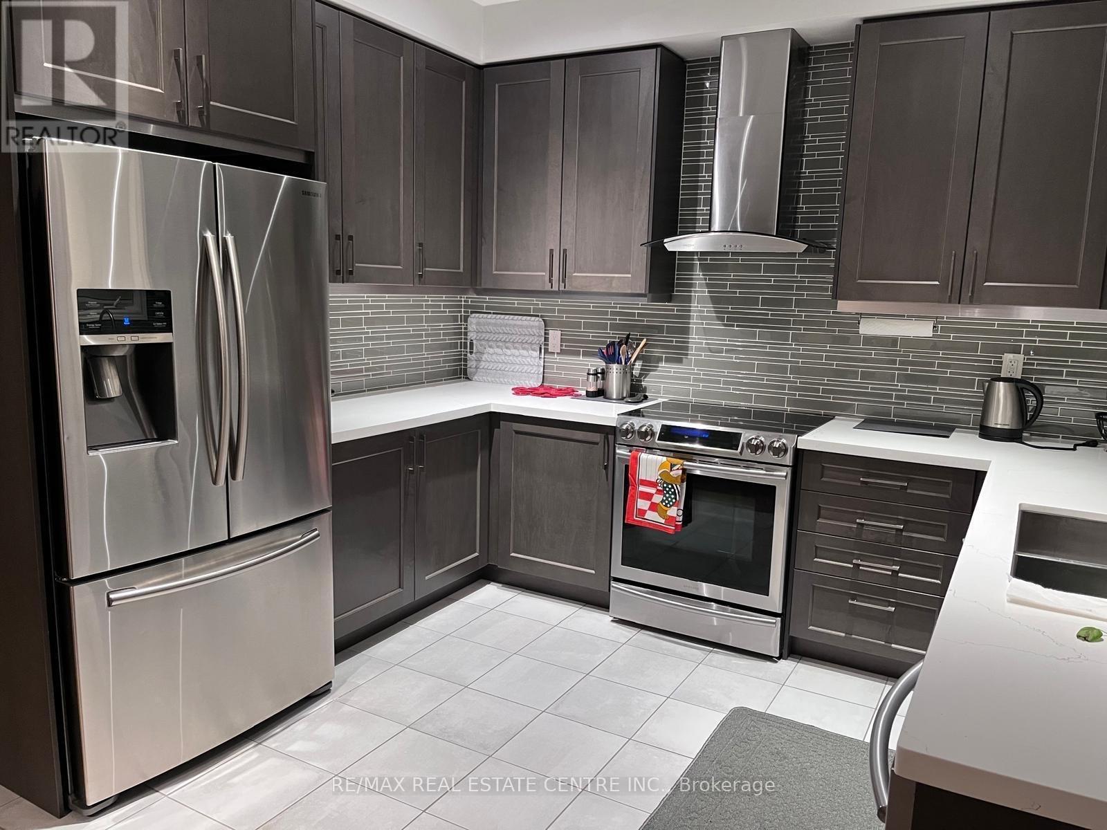 Property at 520 THRESHING MILL BOULEVARD image 3