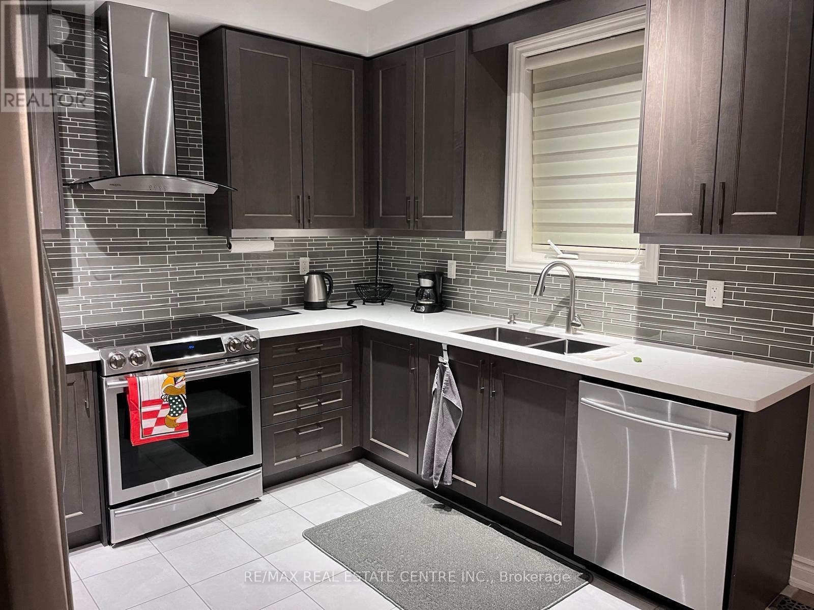 Property at 520 THRESHING MILL BOULEVARD image 4