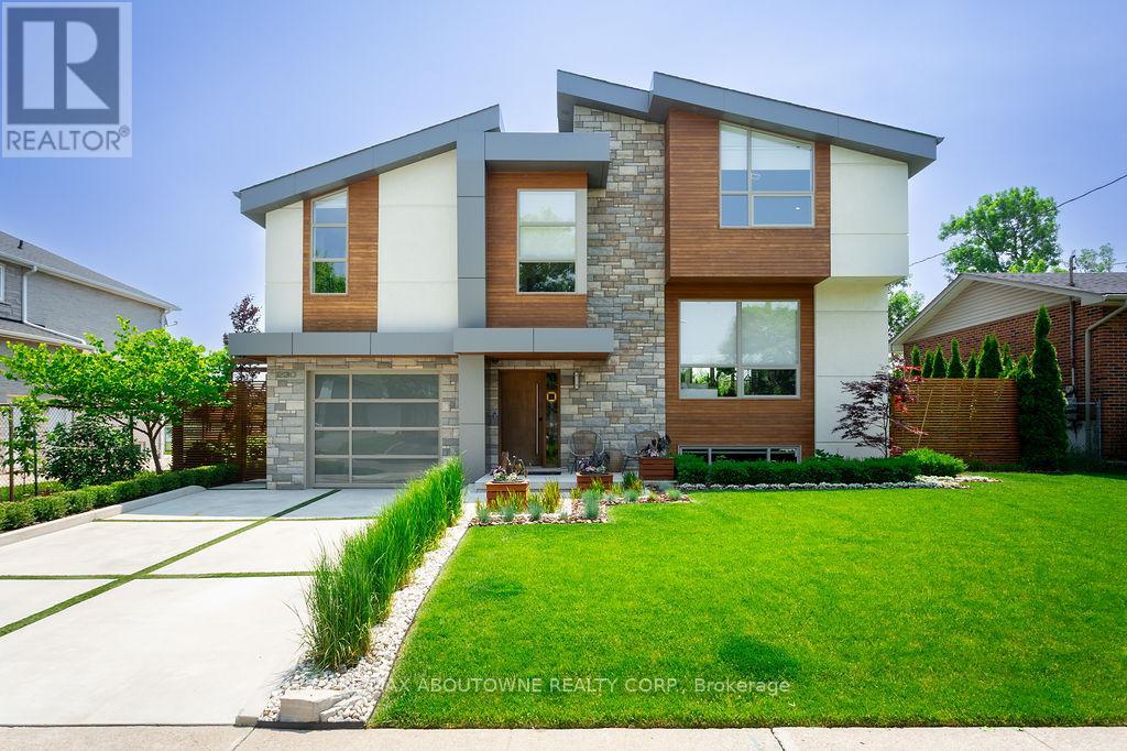 230 ELMWOOD ROAD, Oakville, Ontario