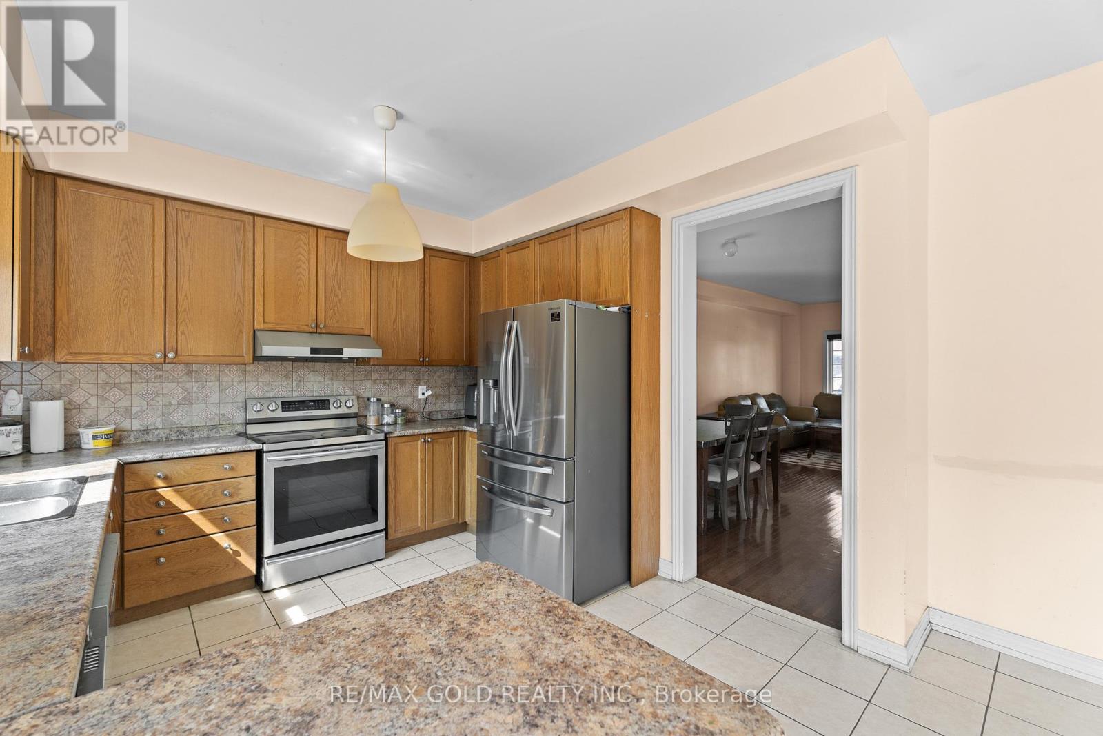 13 Footbridge Crescent, Brampton (Sandringham-Wellington), Ontario  L6R 0K5 - Photo 10 - W12220468
