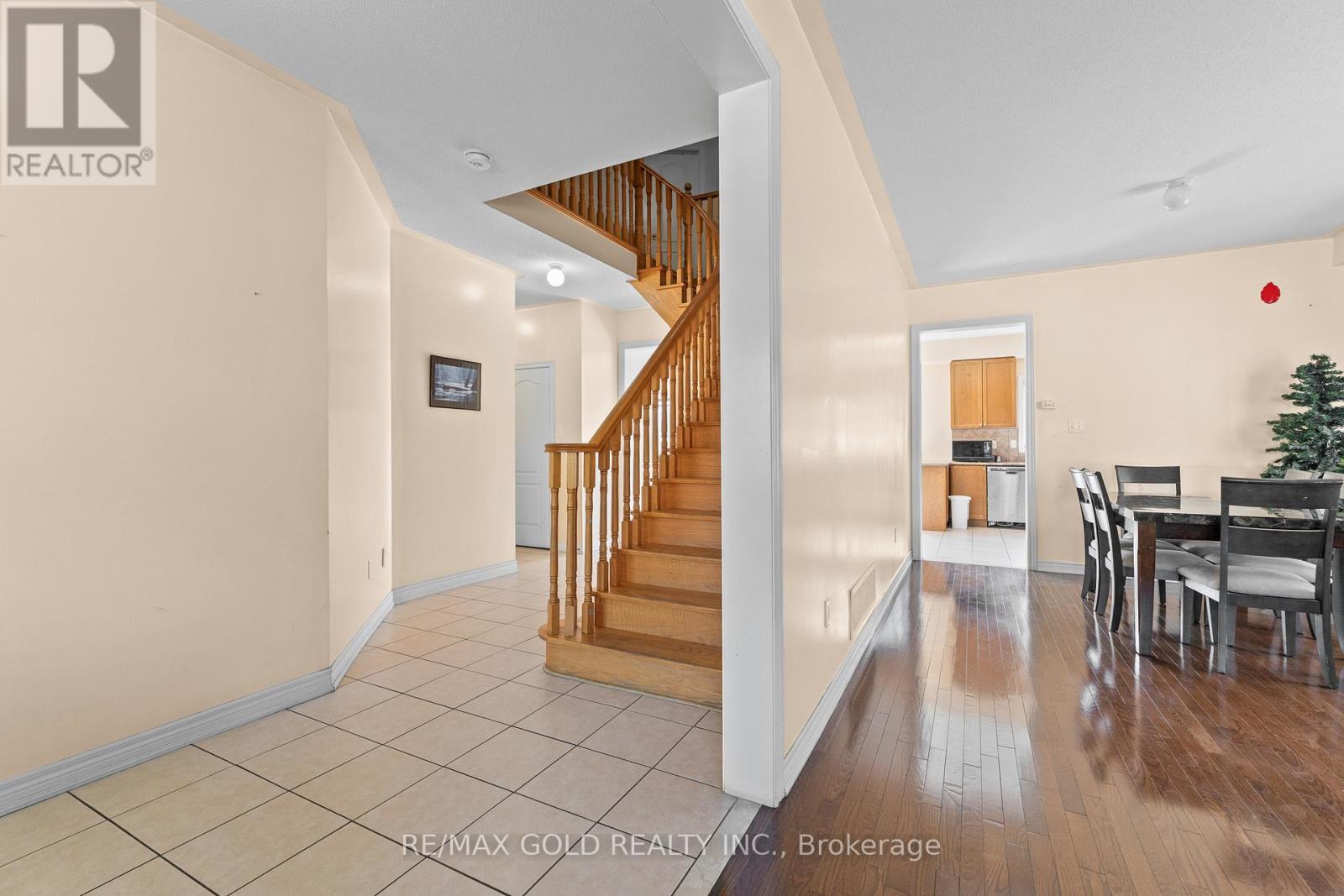 13 Footbridge Crescent, Brampton (Sandringham-Wellington), Ontario  L6R 0K5 - Photo 17 - W12220468