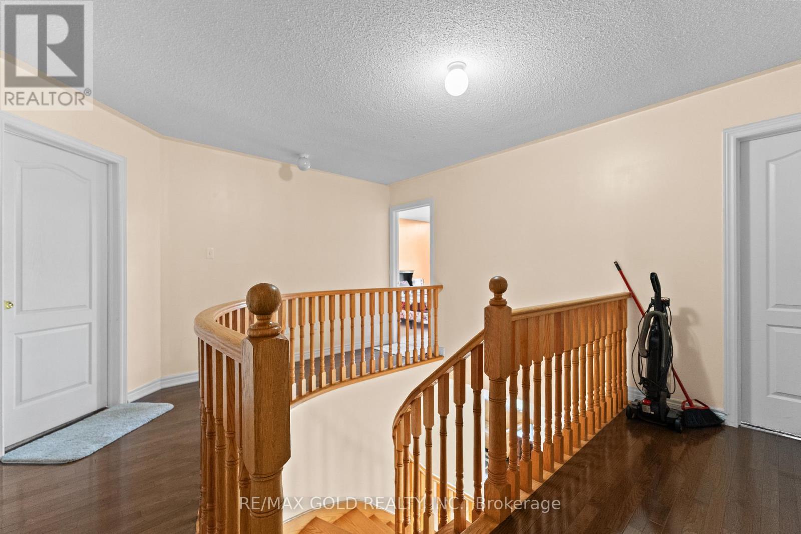 13 Footbridge Crescent, Brampton (Sandringham-Wellington), Ontario  L6R 0K5 - Photo 18 - W12220468