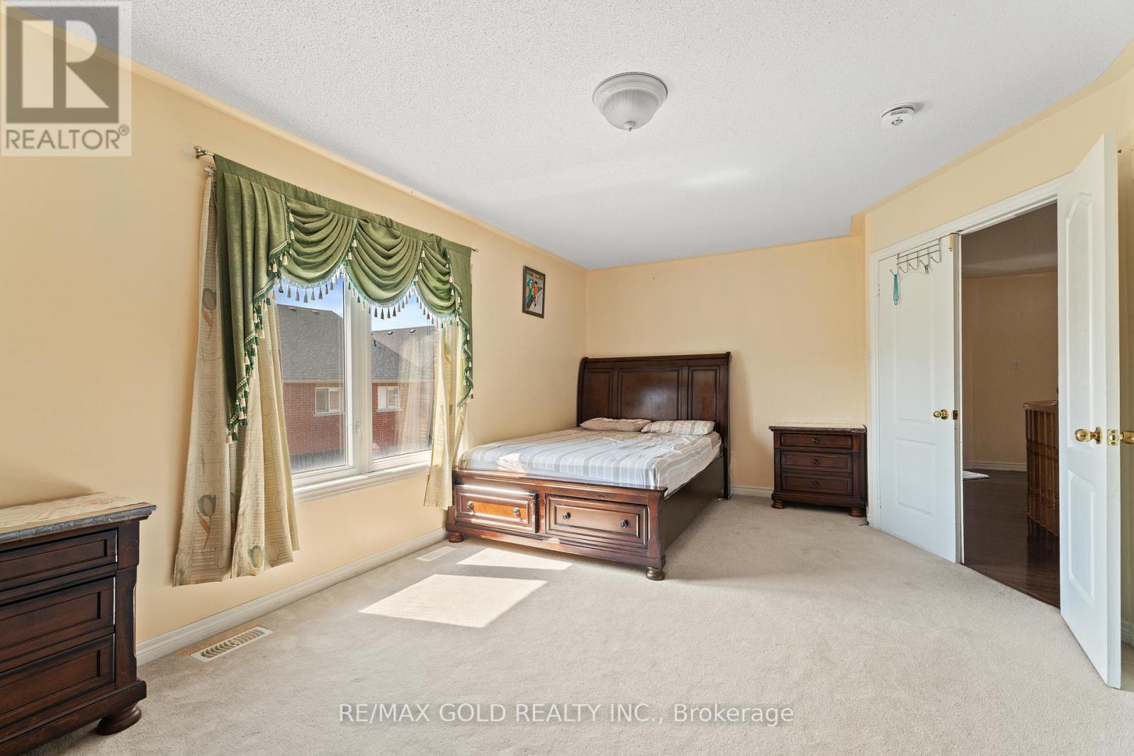 13 Footbridge Crescent, Brampton (Sandringham-Wellington), Ontario  L6R 0K5 - Photo 20 - W12220468