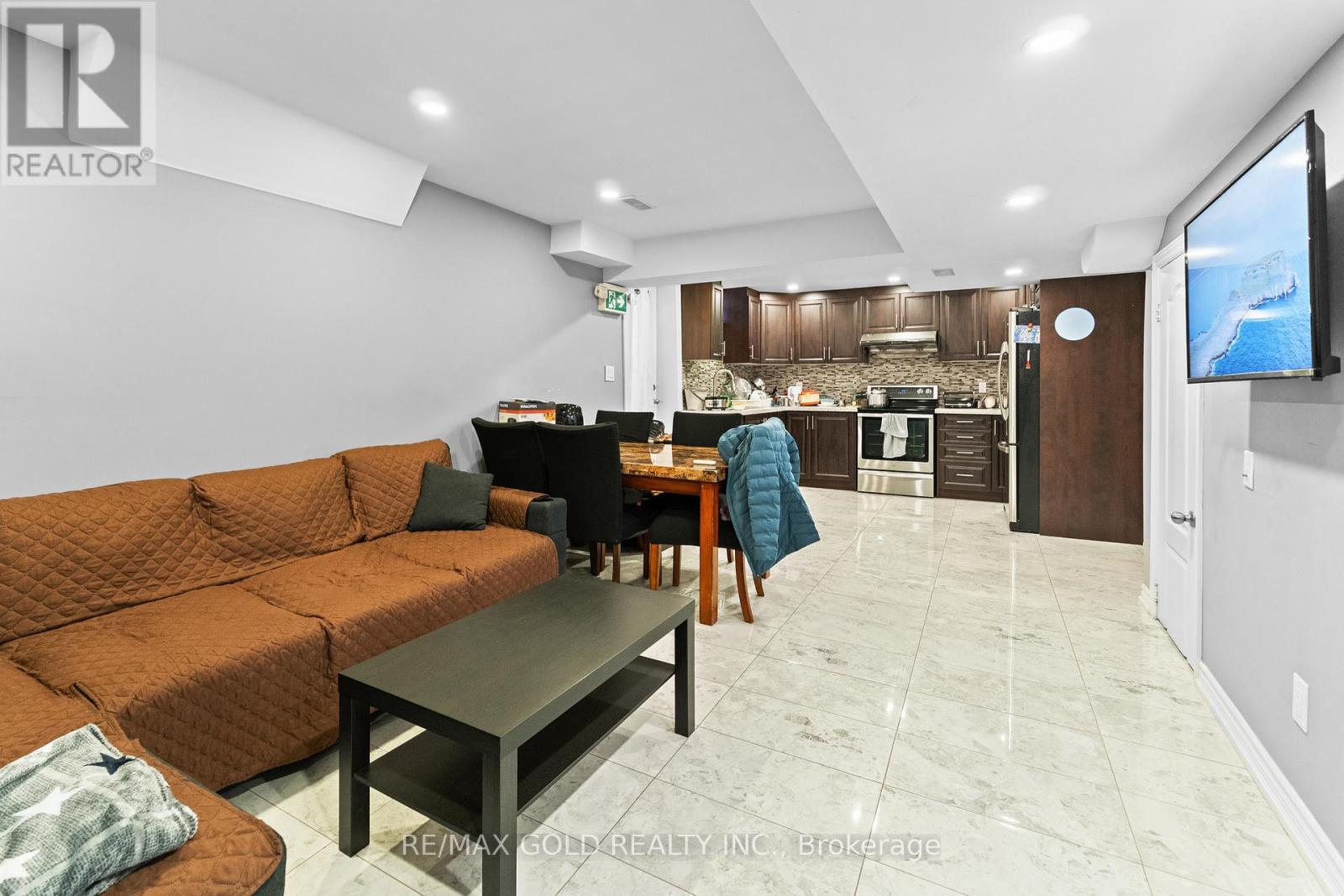 13 Footbridge Crescent, Brampton (Sandringham-Wellington), Ontario  L6R 0K5 - Photo 34 - W12220468