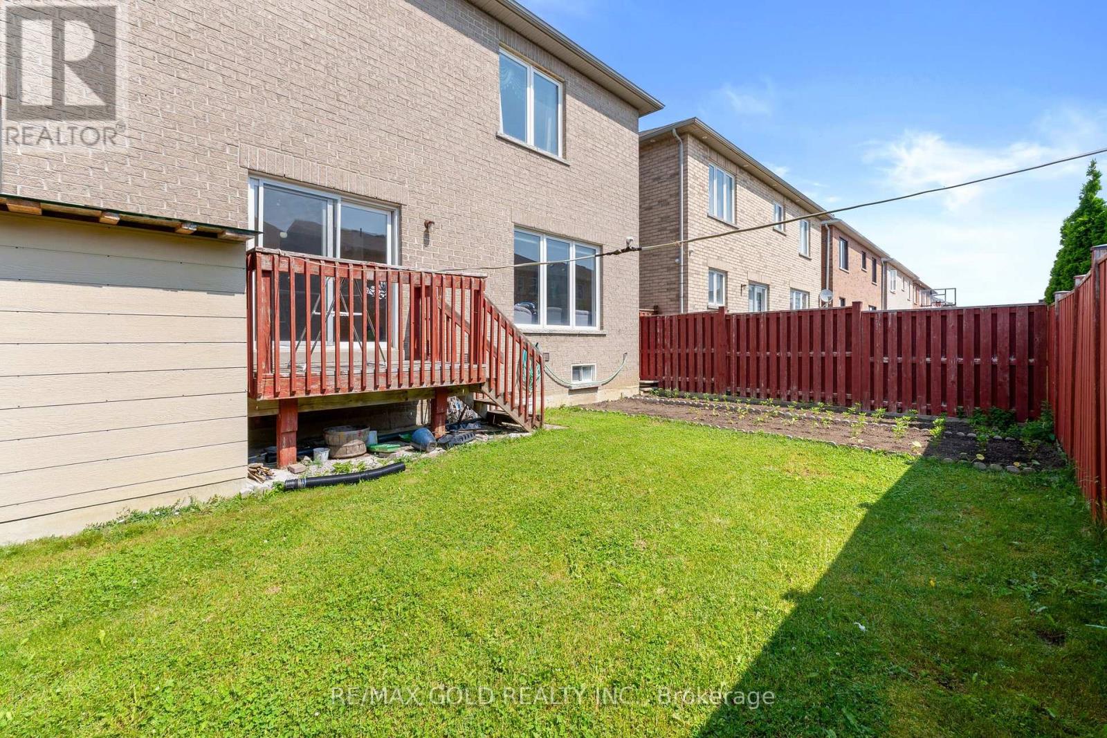 13 Footbridge Crescent, Brampton (Sandringham-Wellington), Ontario  L6R 0K5 - Photo 46 - W12220468