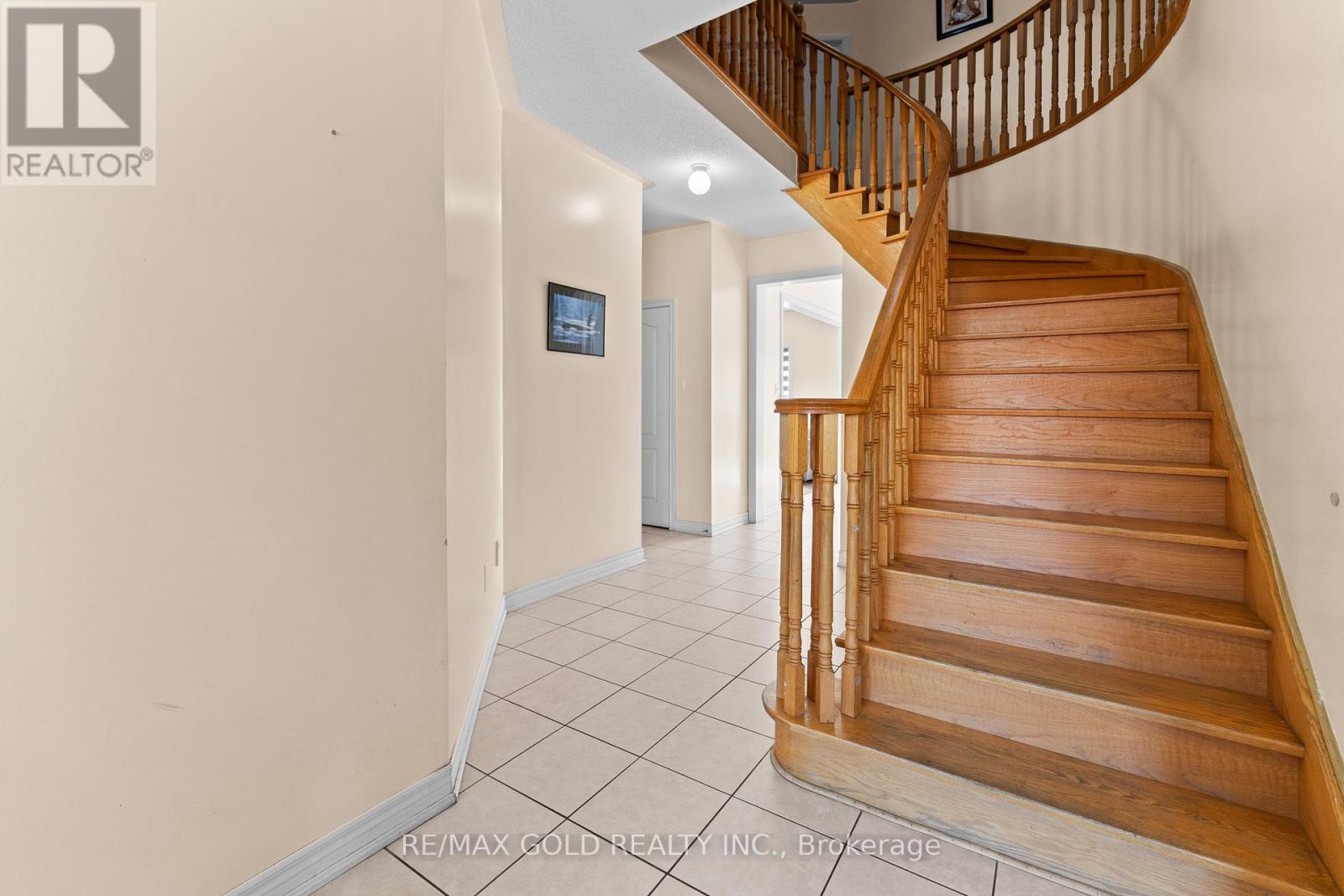 Property at 13 FOOTBRIDGE CRESCENT image 5